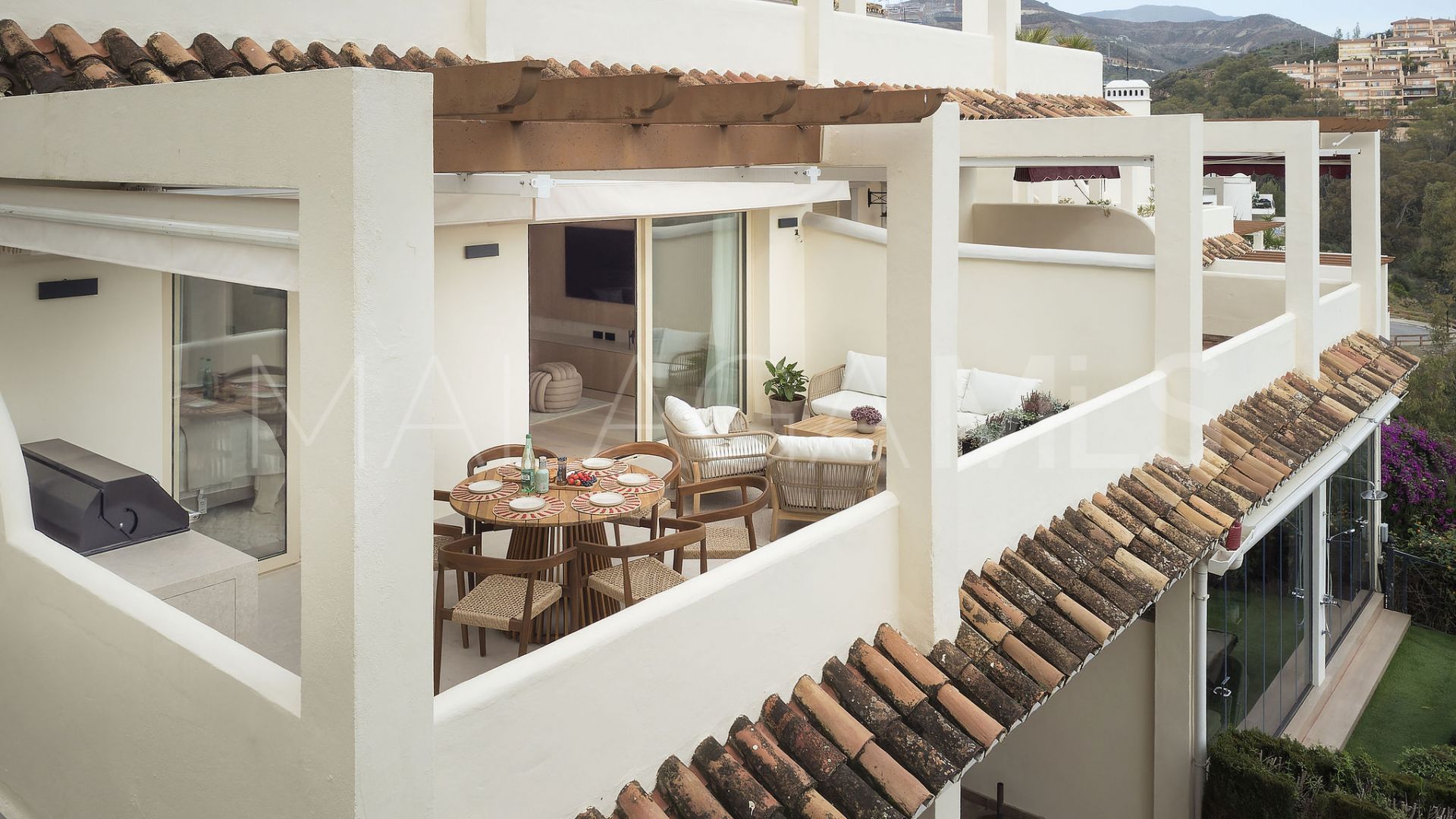 Buy apartment with 3 bedrooms in Palacetes Los Belvederes