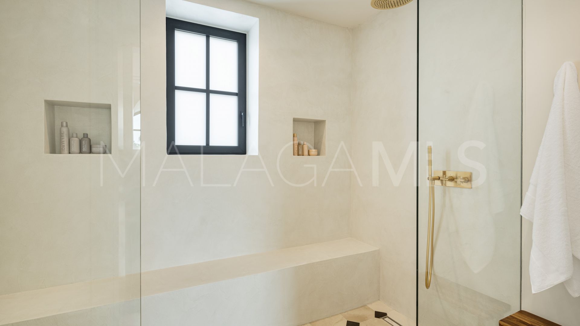 Villa for sale in Haza del Conde