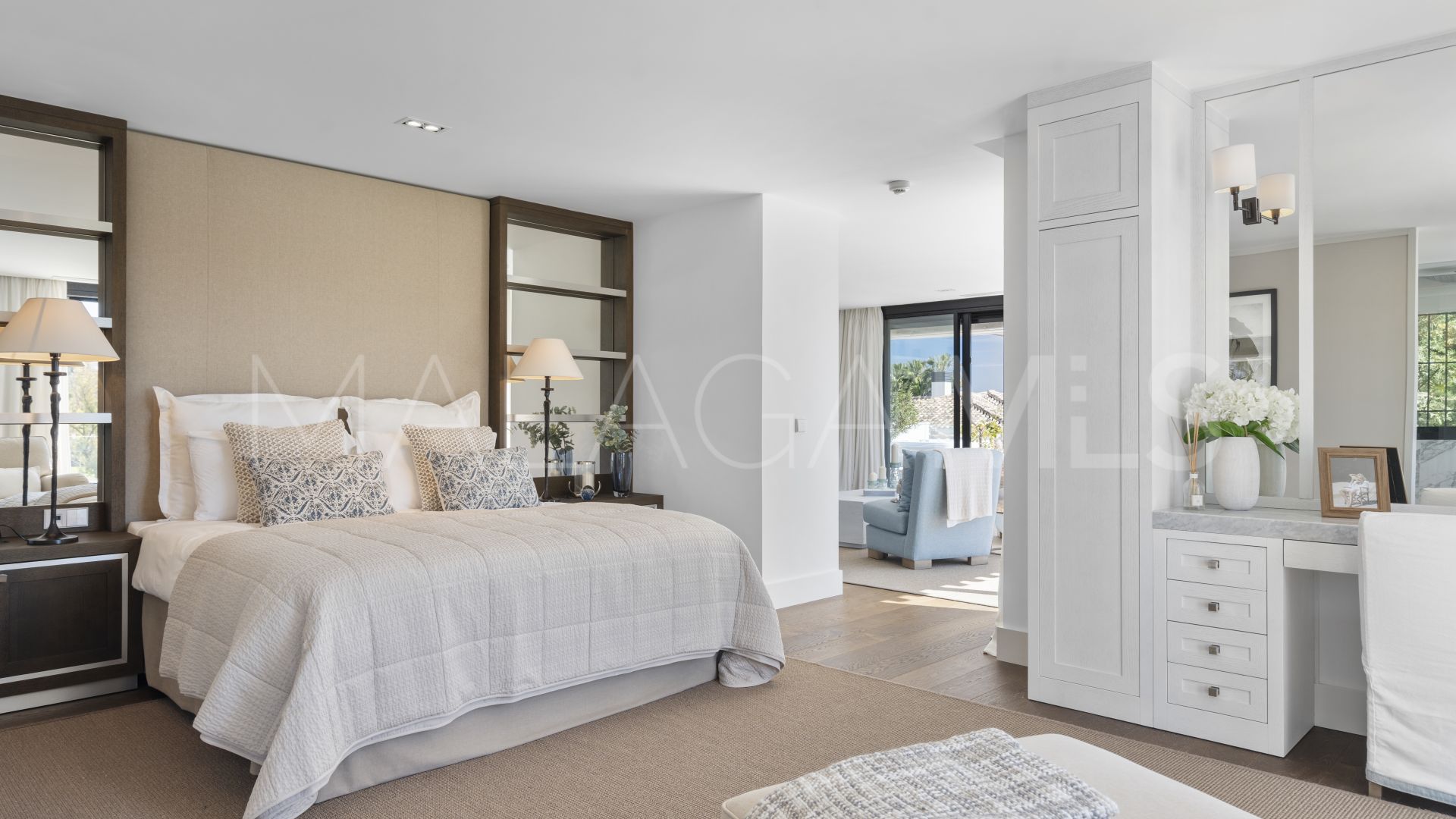 Villa for sale in Los Naranjos de Marbella