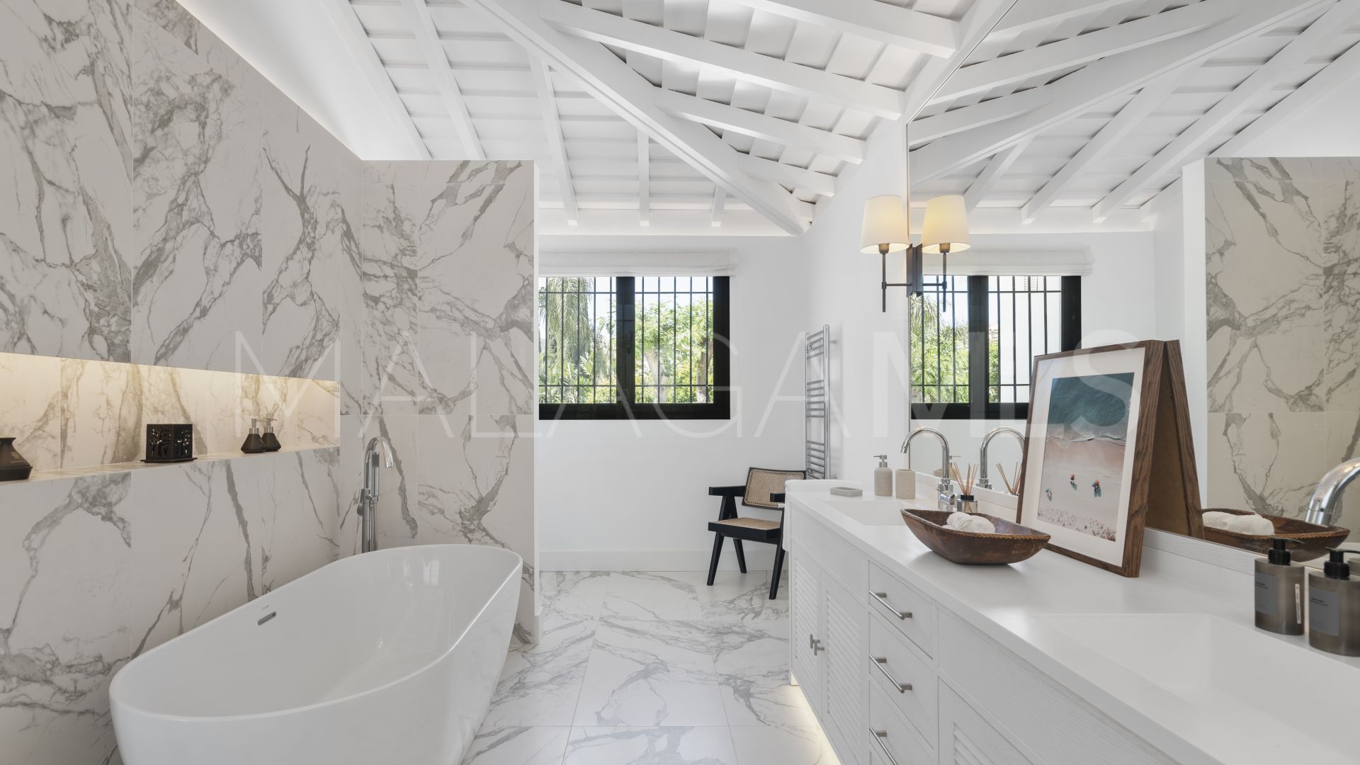 Villa for sale in Los Naranjos de Marbella
