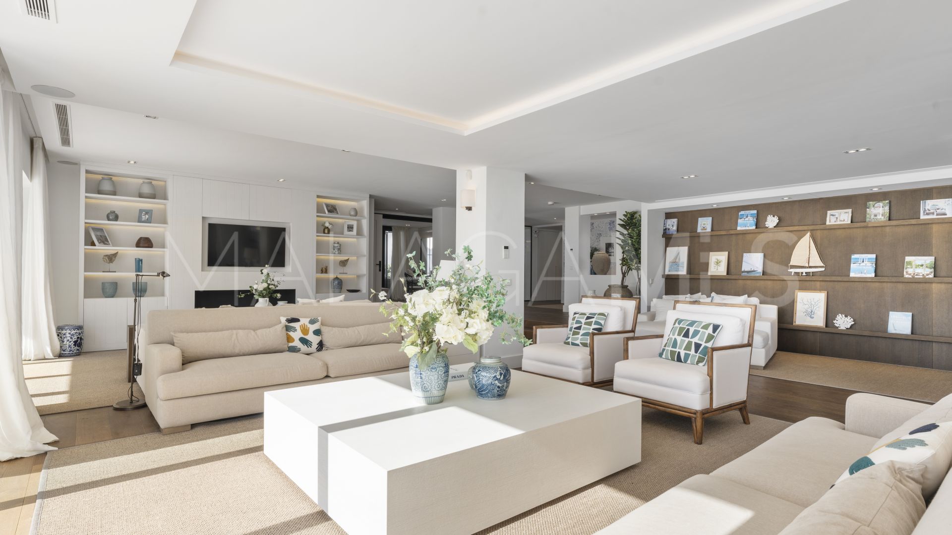 Villa for sale in Los Naranjos de Marbella