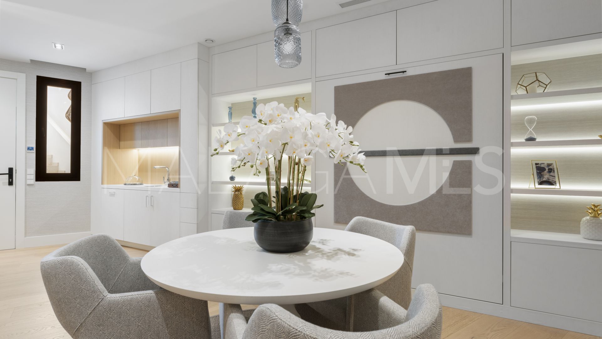 Villa for sale in Los Naranjos de Marbella