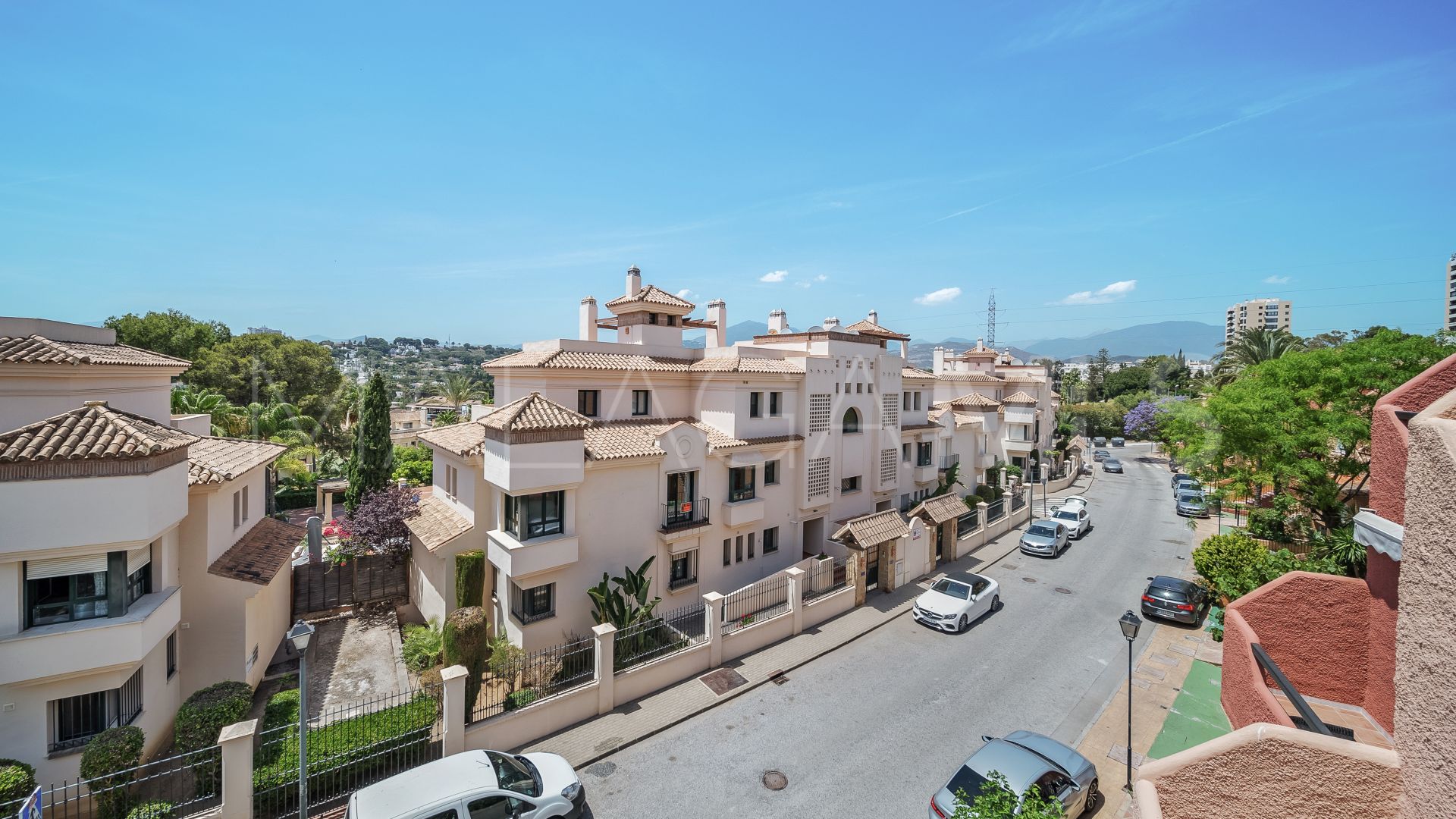 Maison de ville for sale in Nueva Andalucia