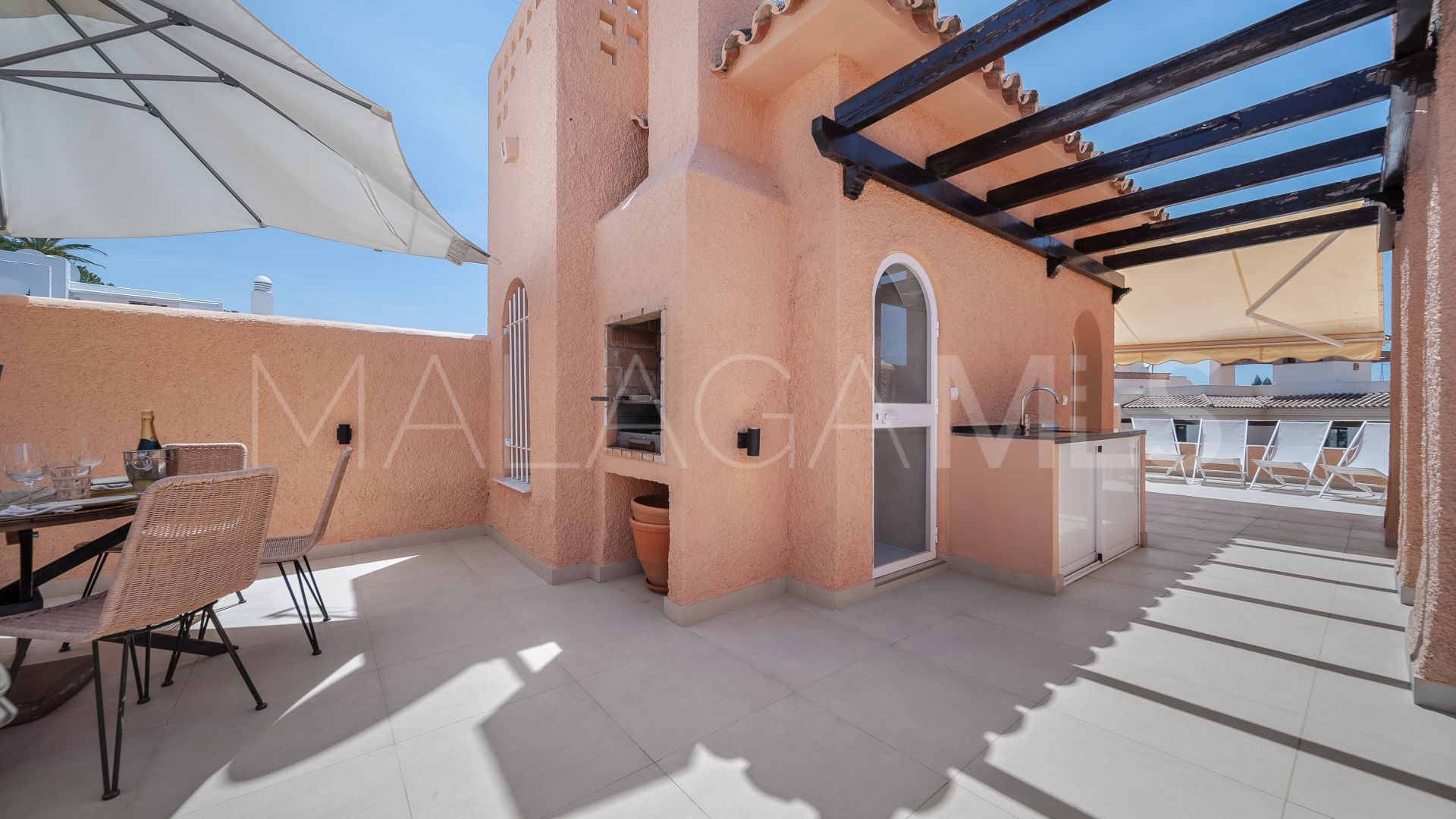 Maison de ville for sale in Nueva Andalucia