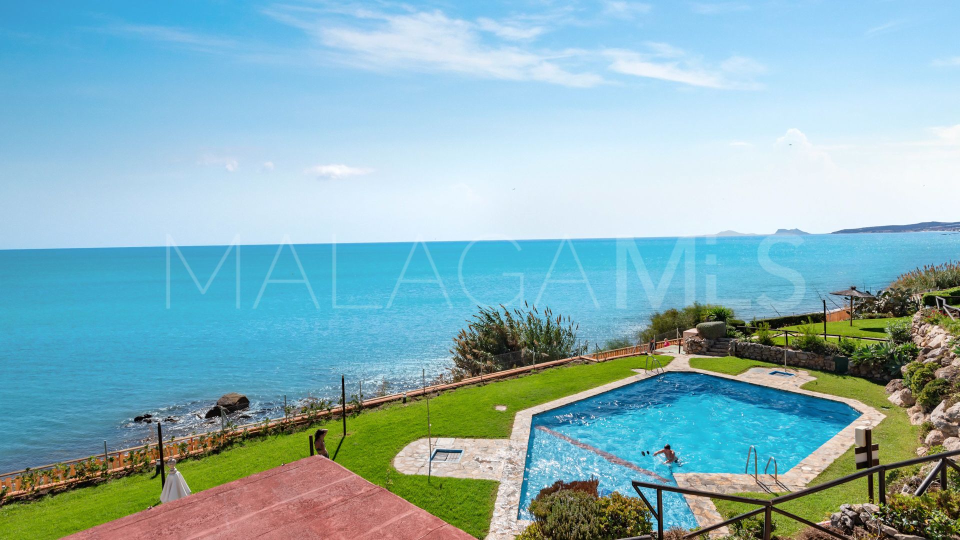 Town house for sale in Estepona West