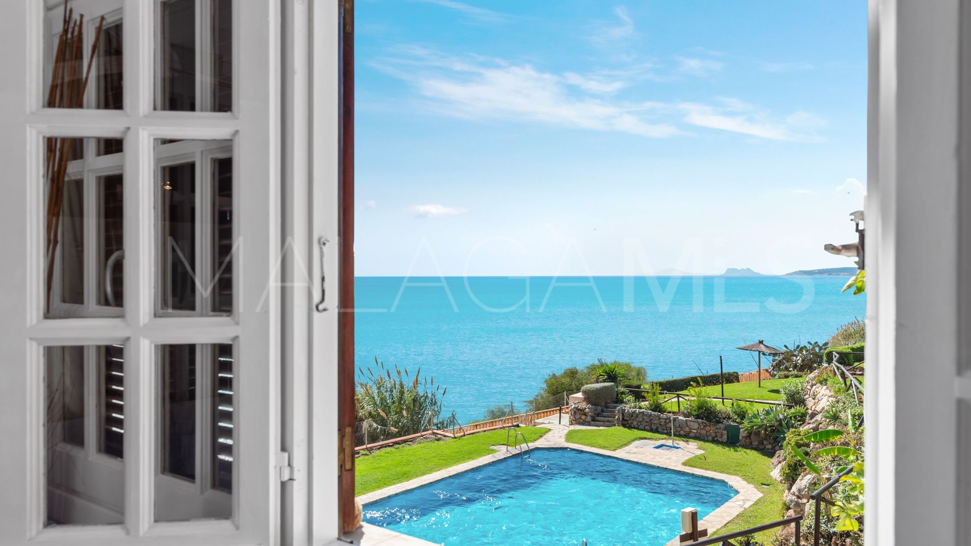 Town house for sale in Estepona West