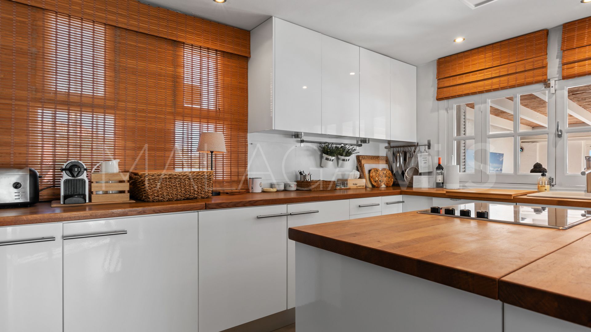 Town house for sale in Estepona West