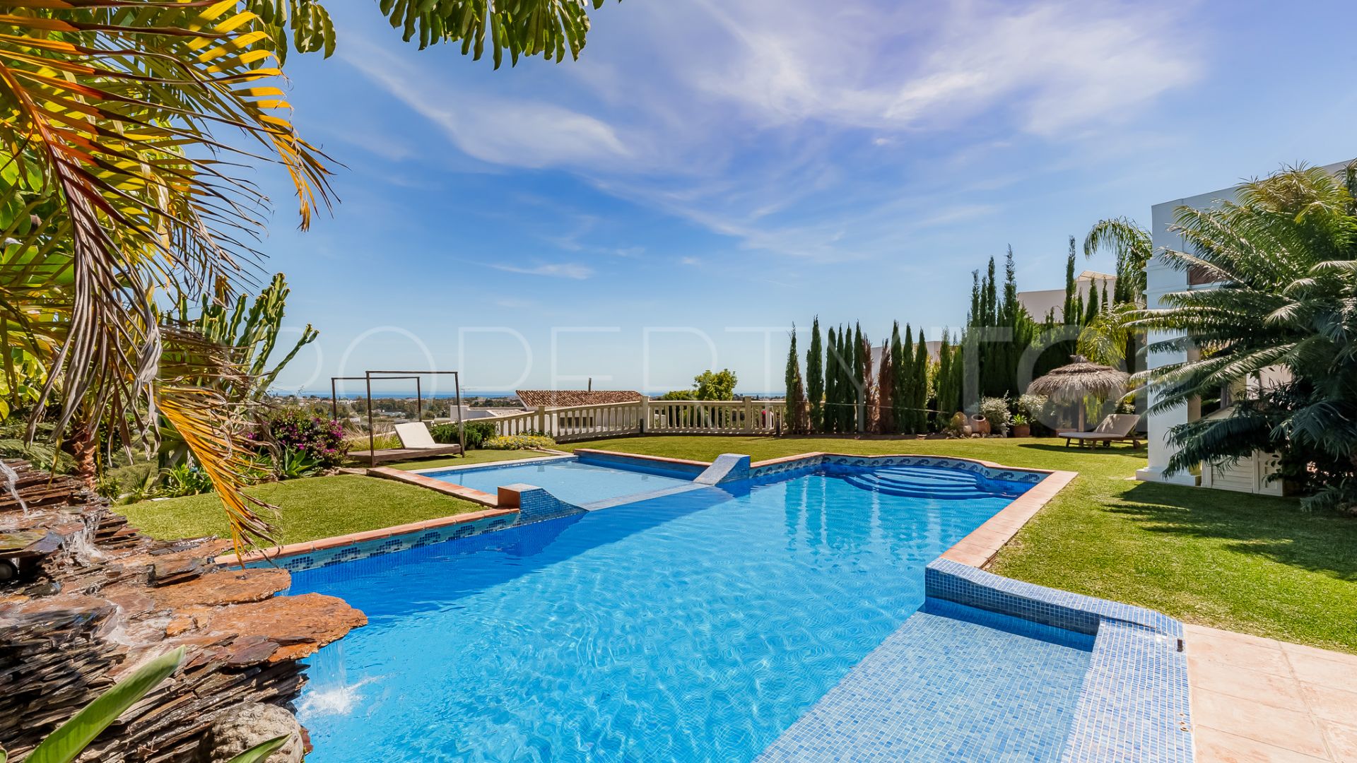 Villa con 5 dormitorios a la venta en Puerto del Almendro