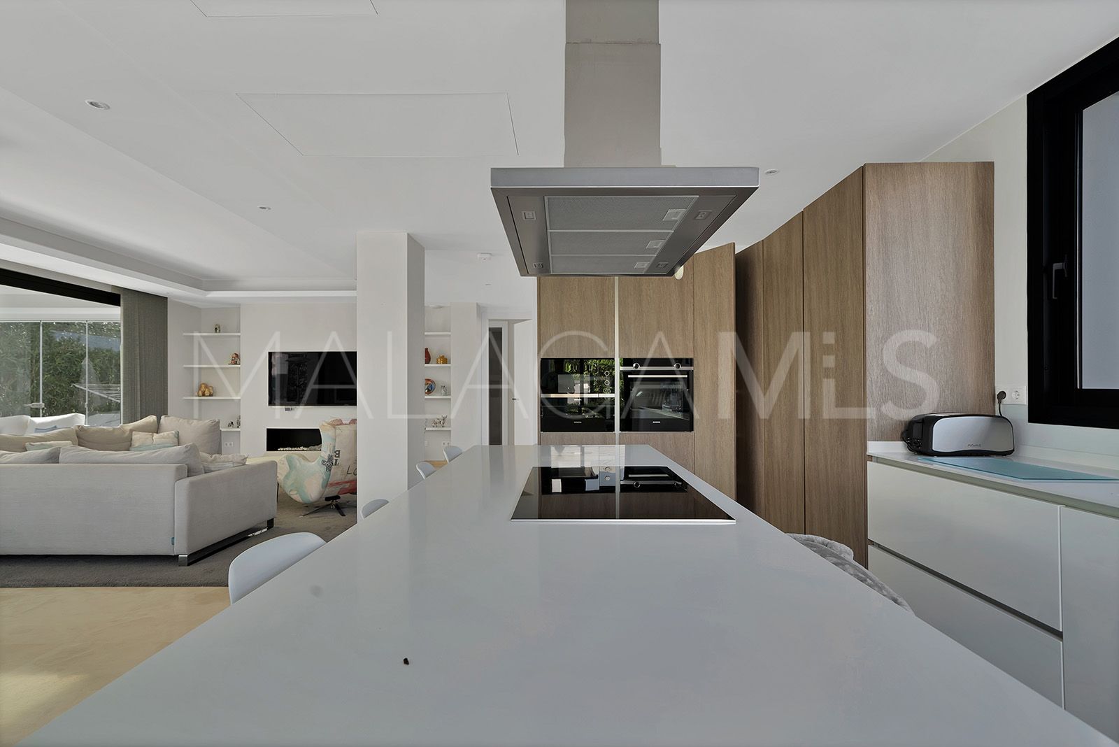 Villa for sale in Estepona