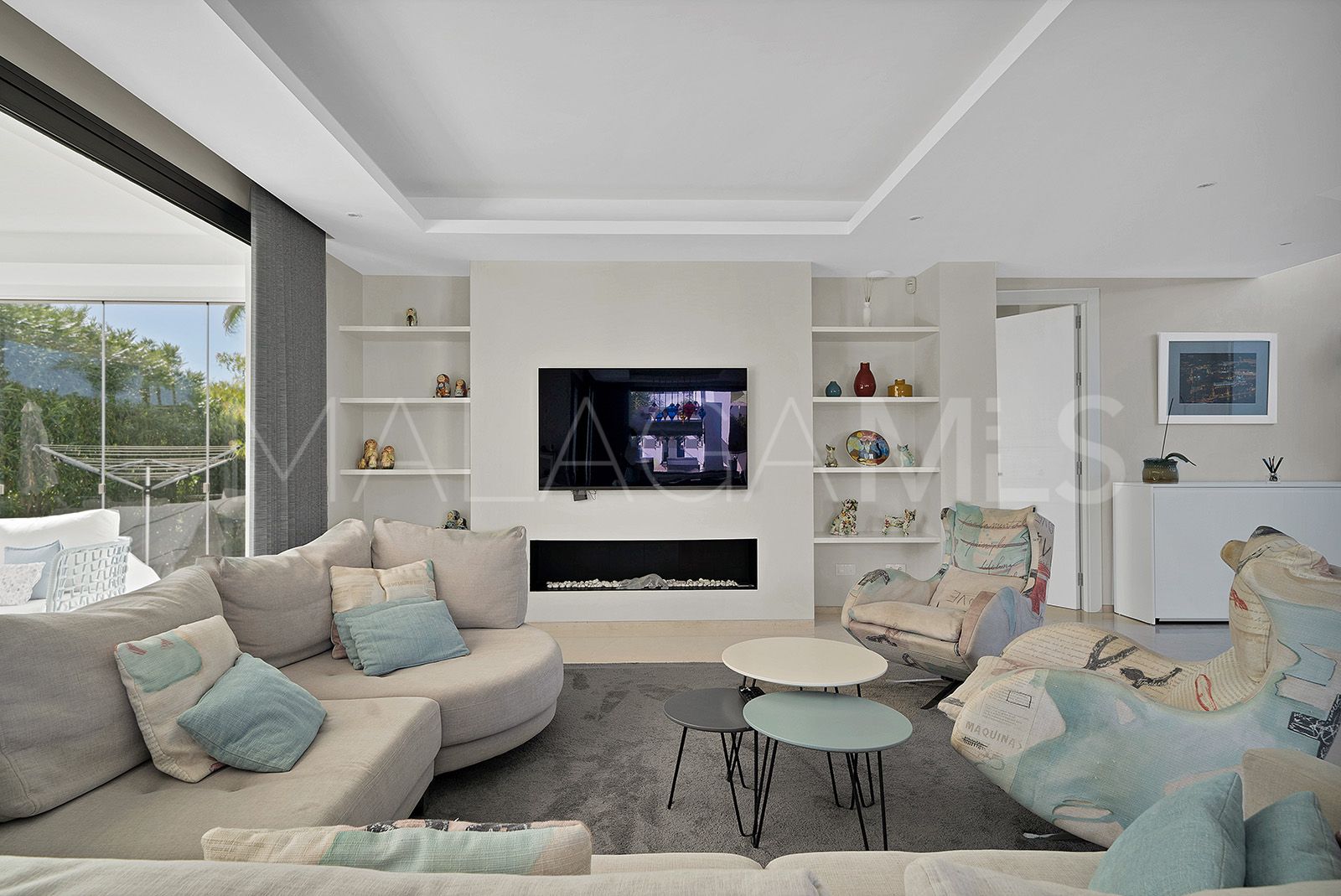 Villa for sale in Estepona