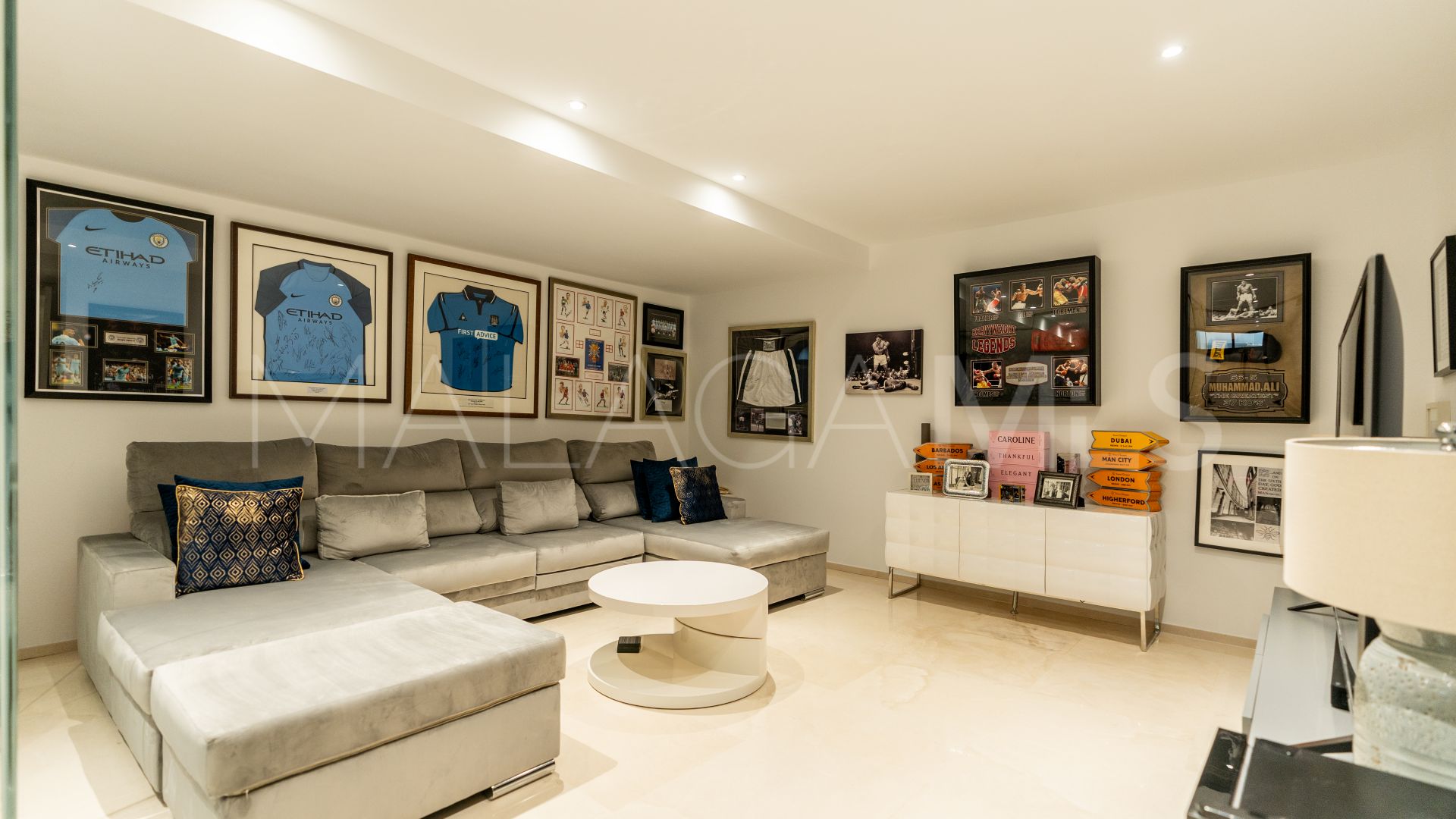Villa a la venta in Estepona