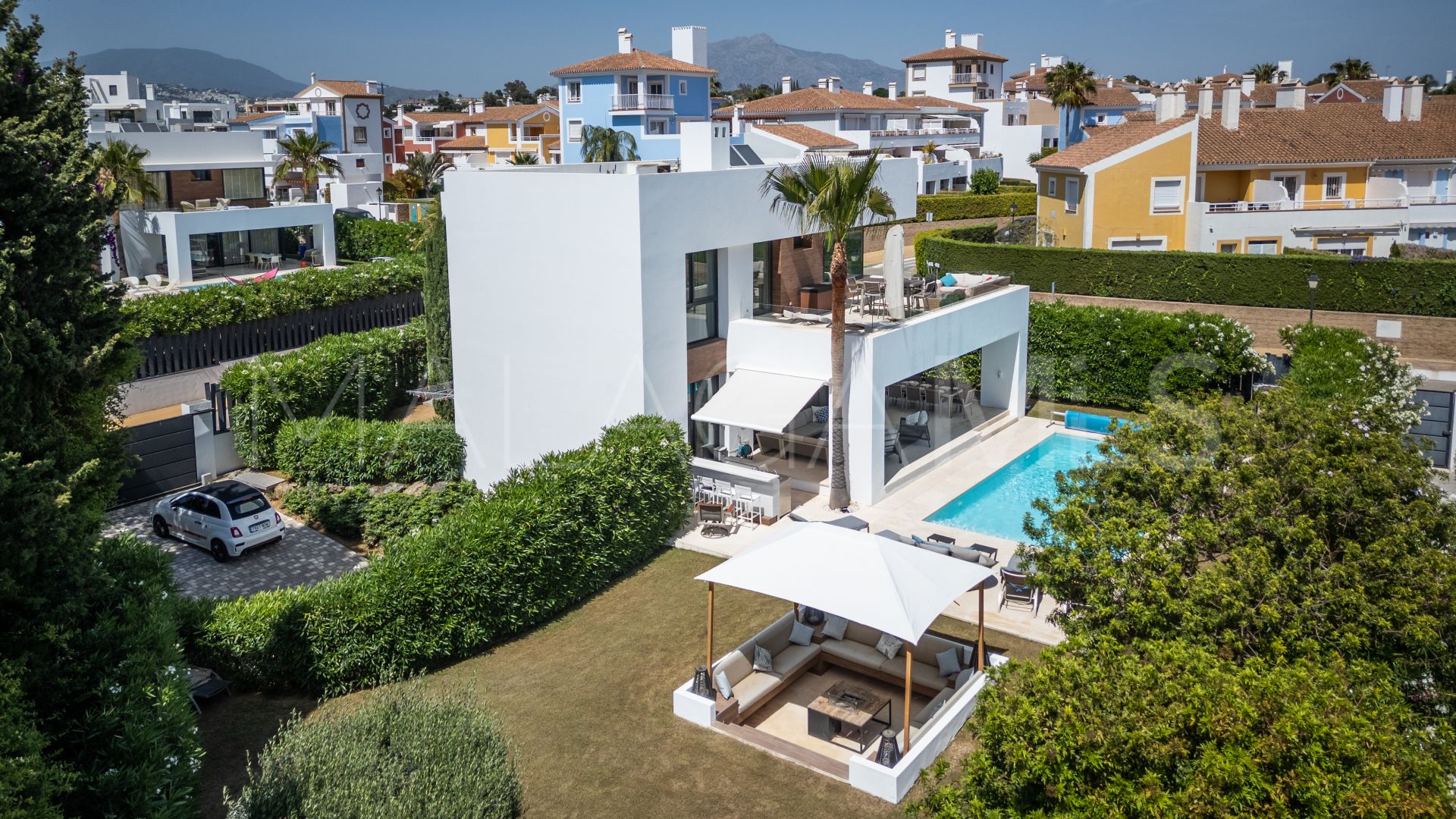Villa a la venta in Estepona
