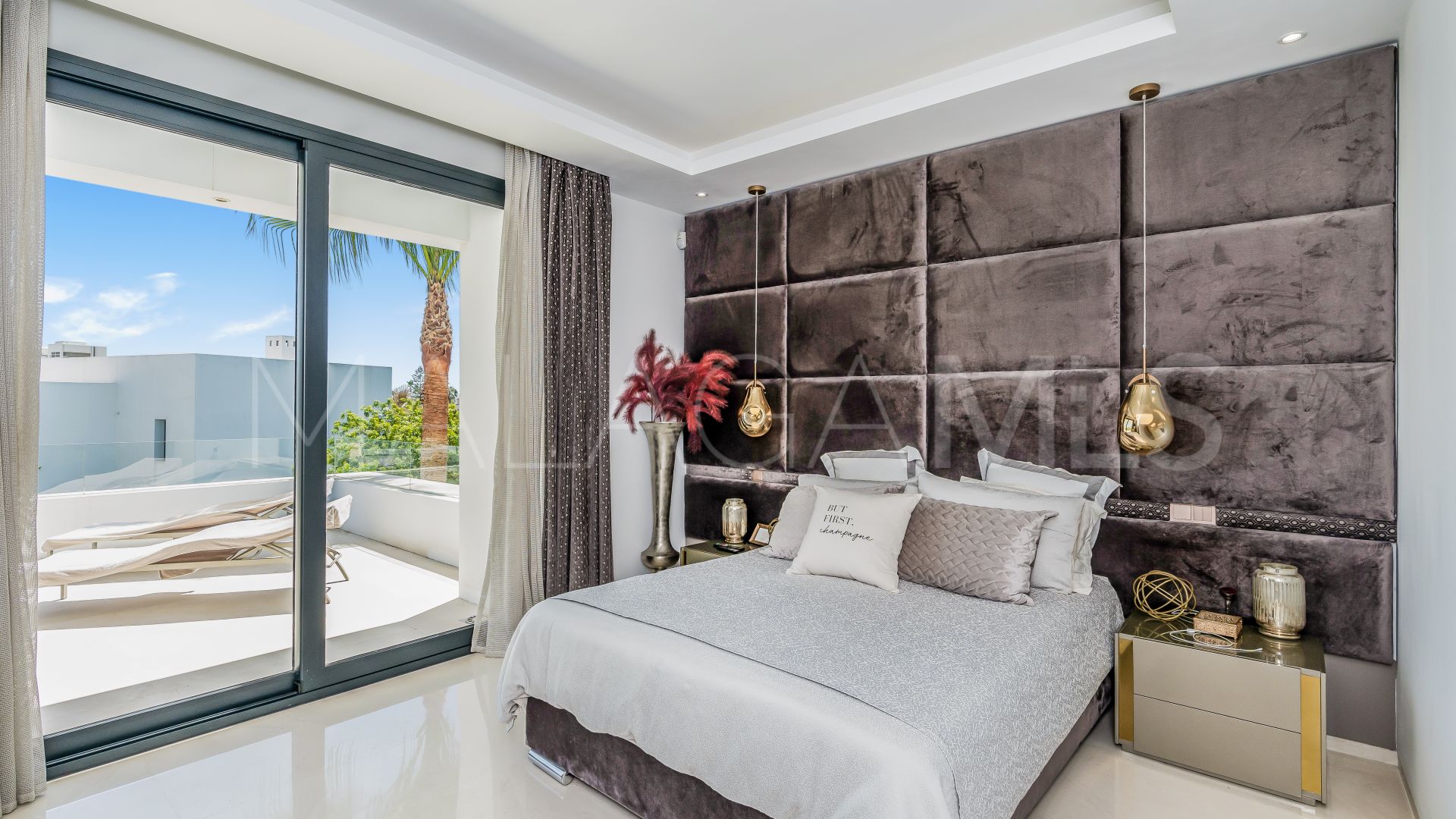 Villa a la venta in Estepona