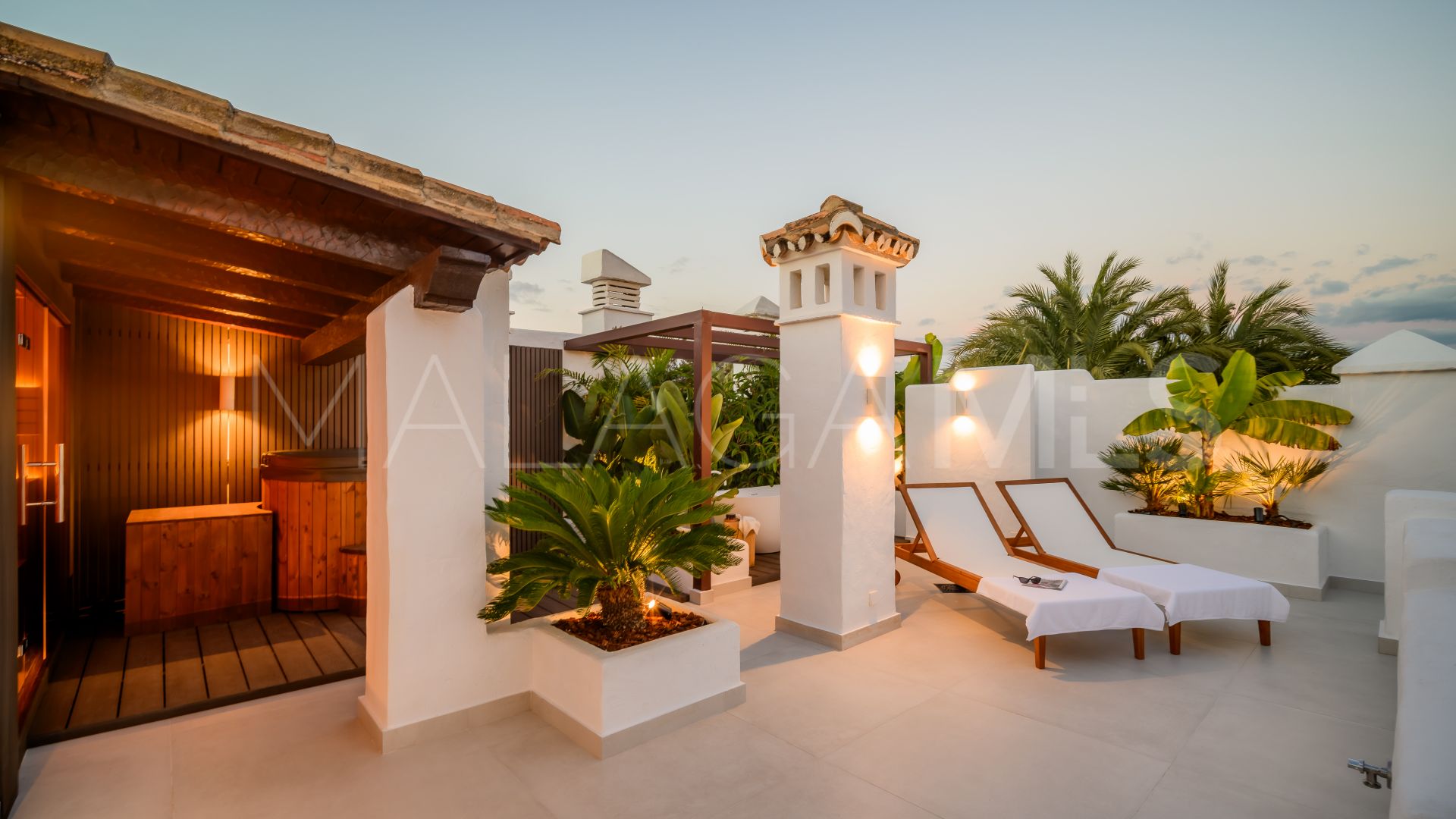 Tvåvånings takvåning for sale in Estepona