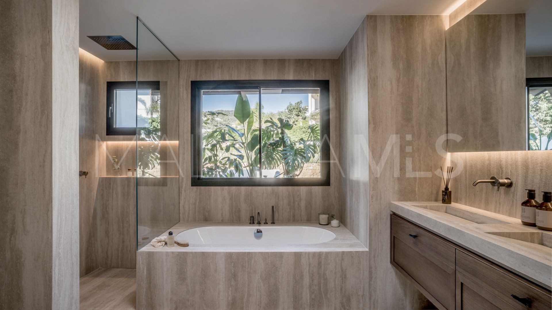Duplex penthouse for sale in La Quinta