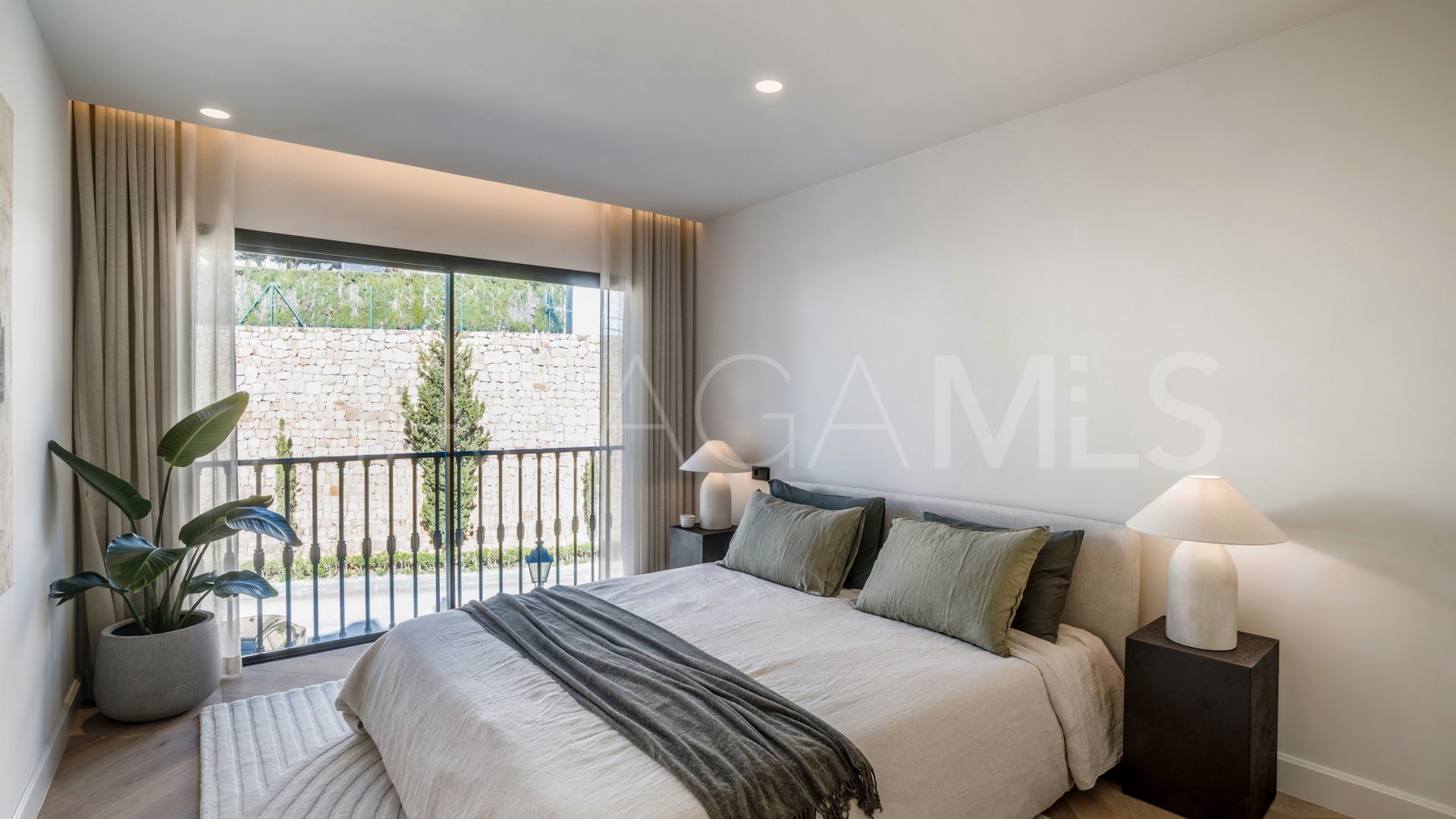 Duplex penthouse for sale in La Quinta