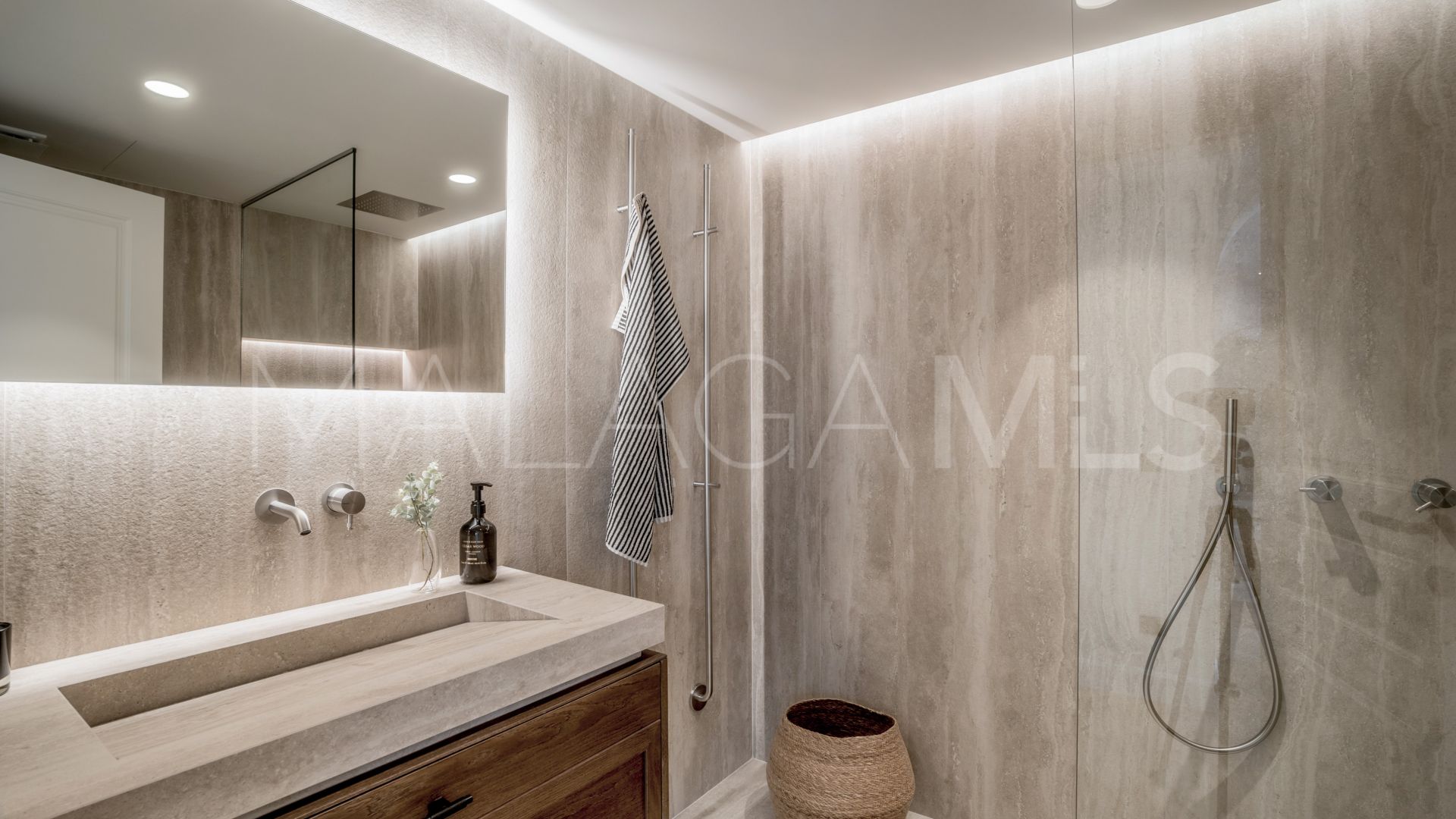 Duplex penthouse for sale in La Quinta