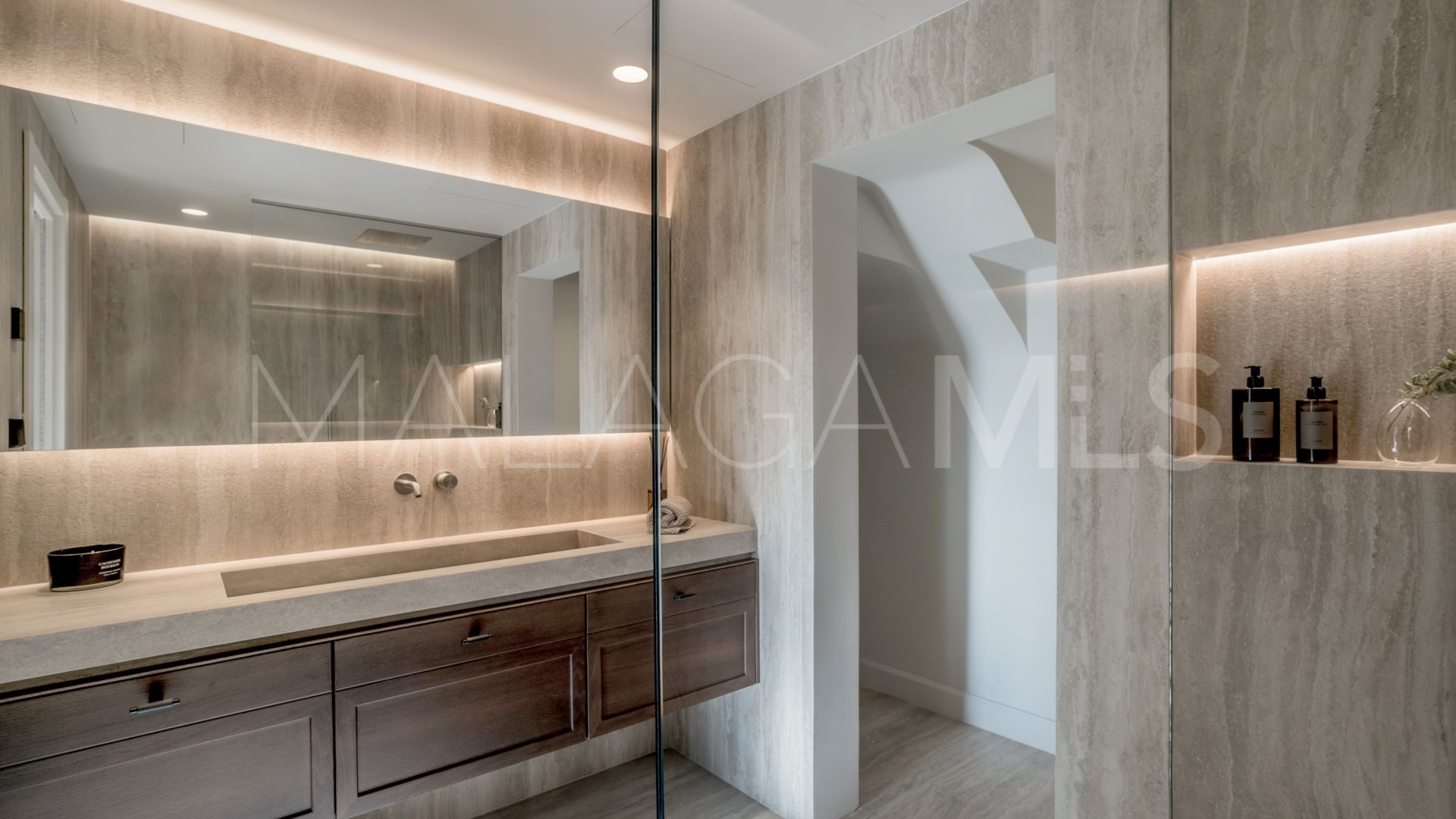 Duplex penthouse for sale in La Quinta