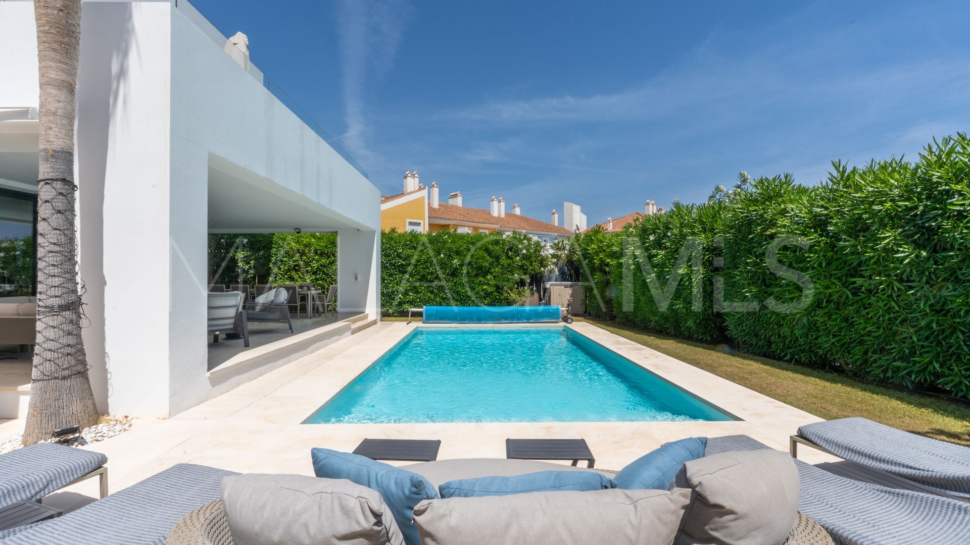 Parvilla for sale in El Paraiso