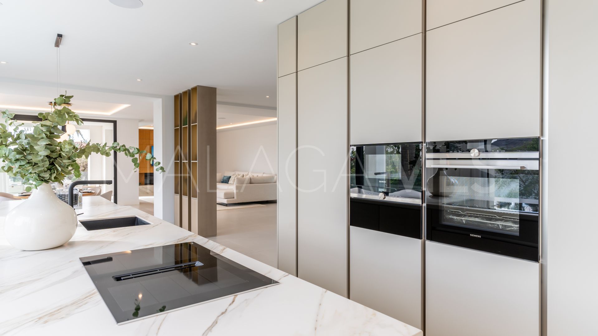 For sale villa in Marbella East