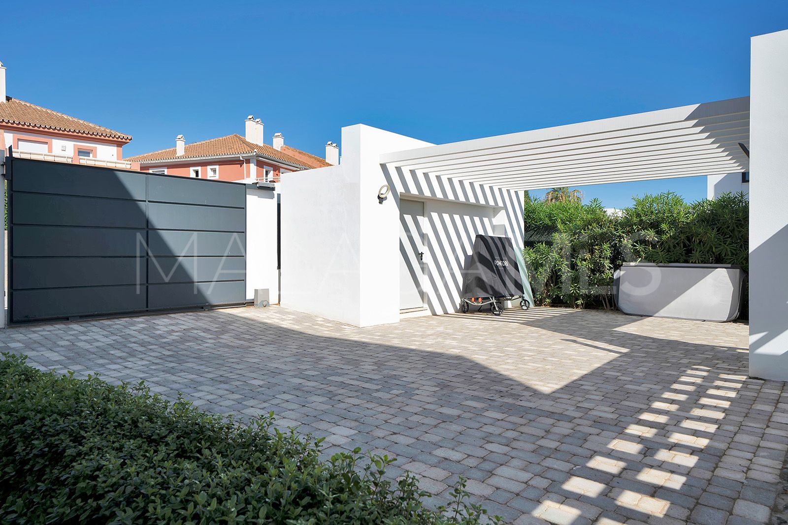 Villa for sale in El Paraiso