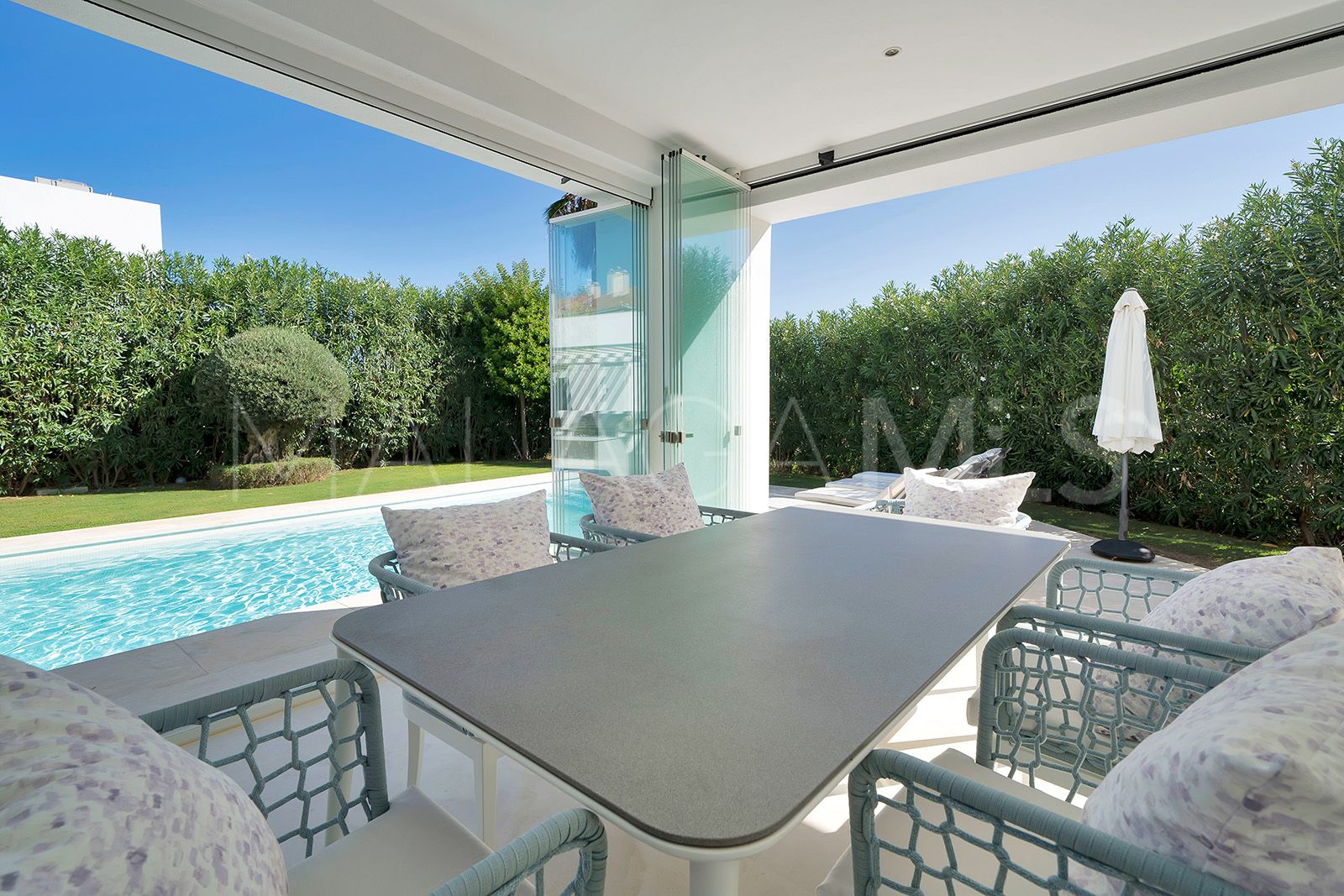 Villa for sale in El Paraiso