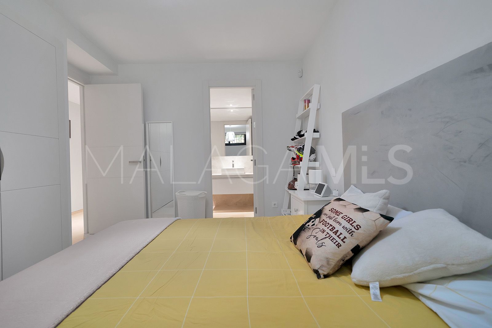 Villa for sale in El Paraiso