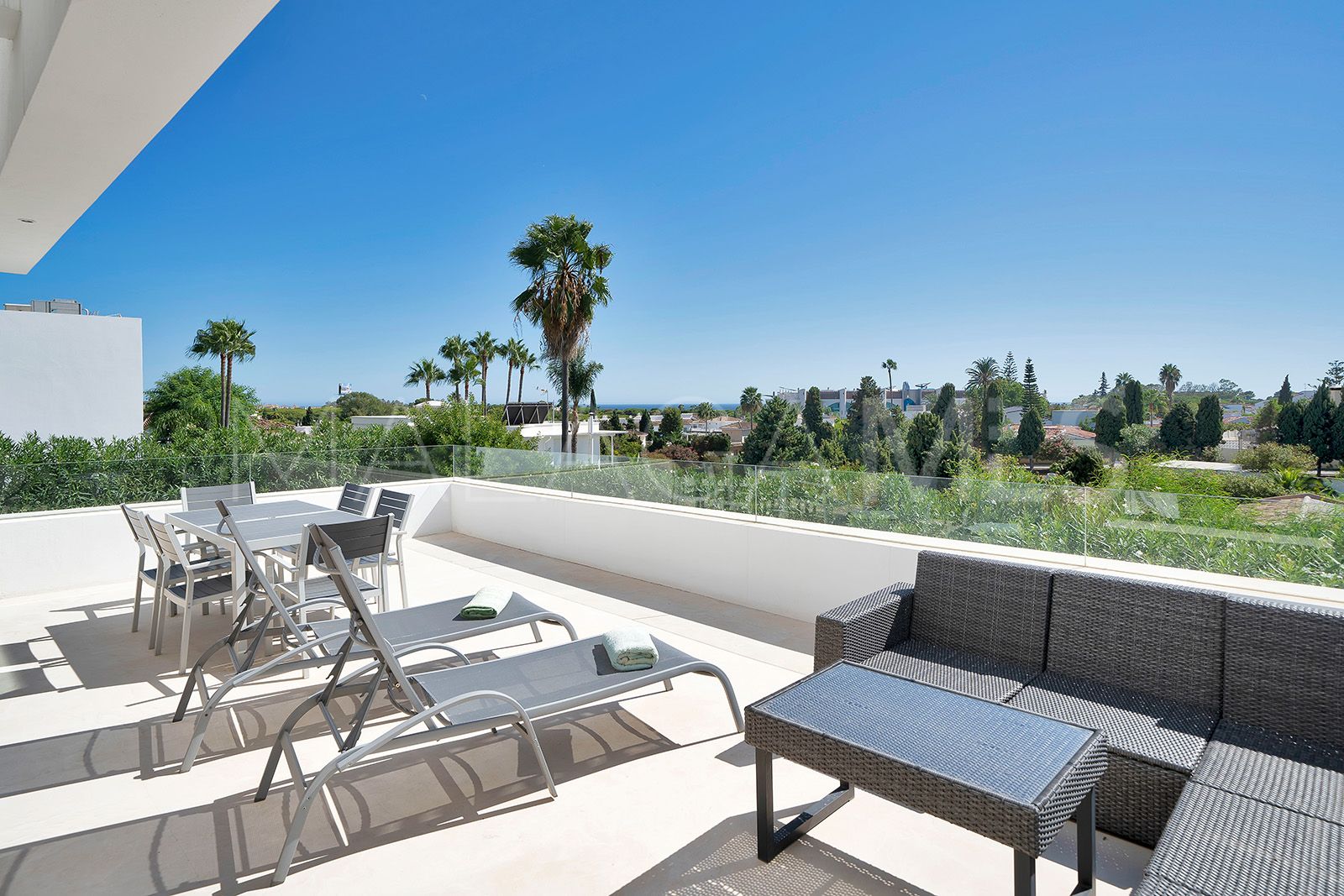 Villa for sale in El Paraiso