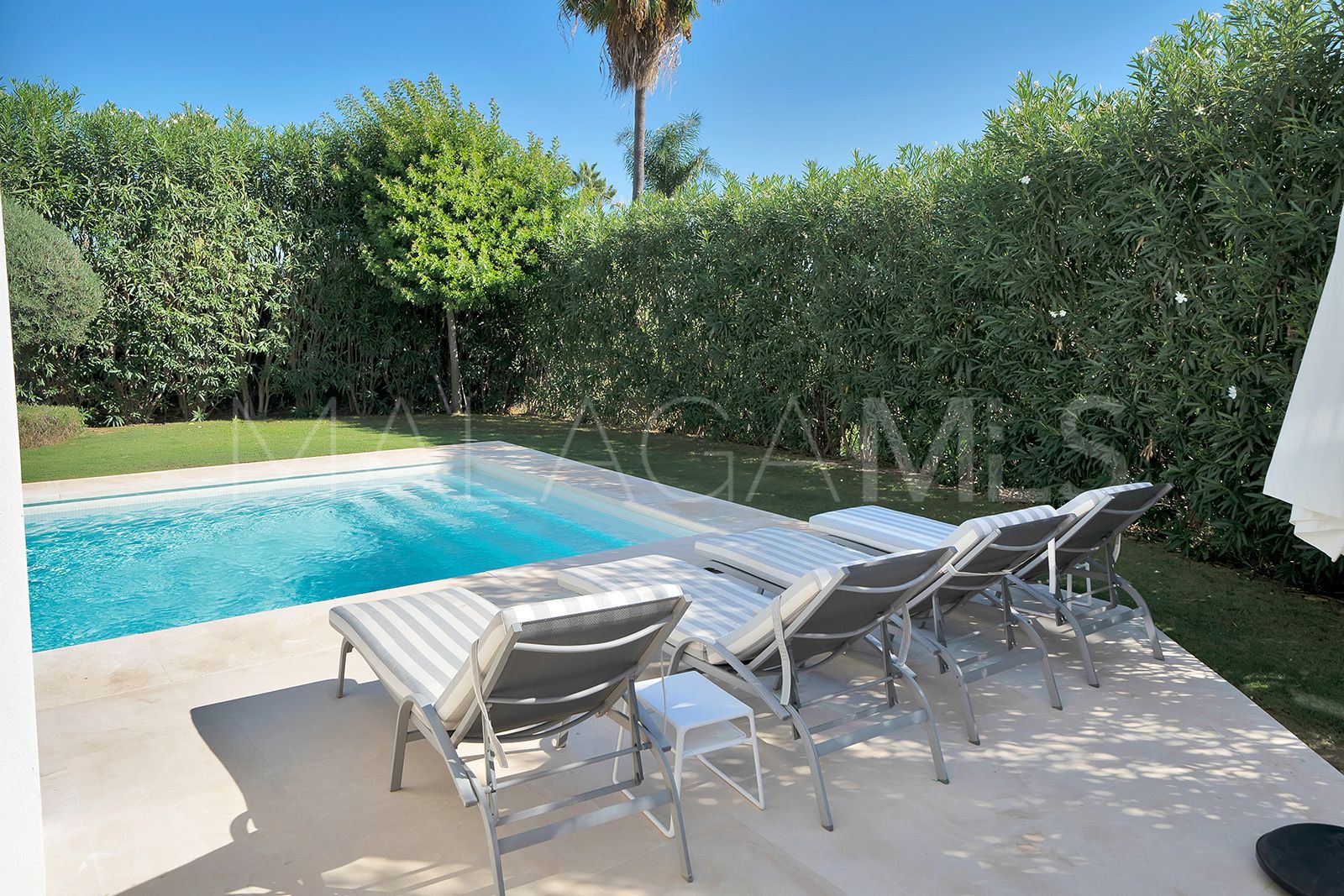 Villa for sale in El Paraiso