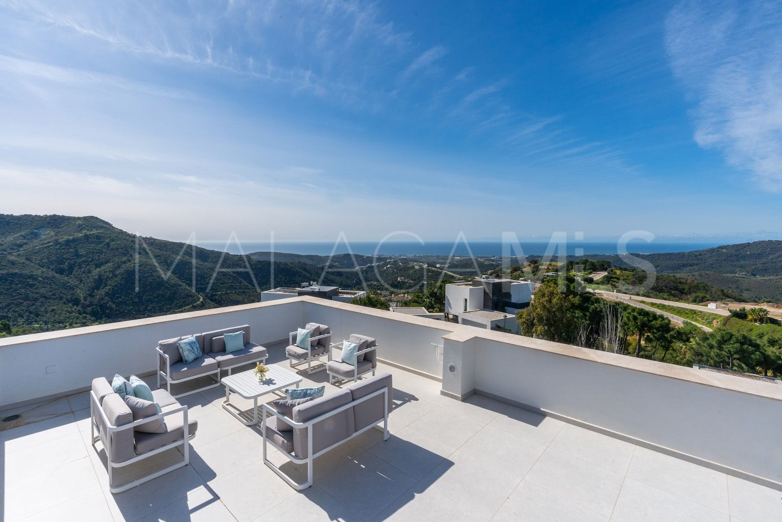 Se vende pareado with 5 bedrooms in Montemayor