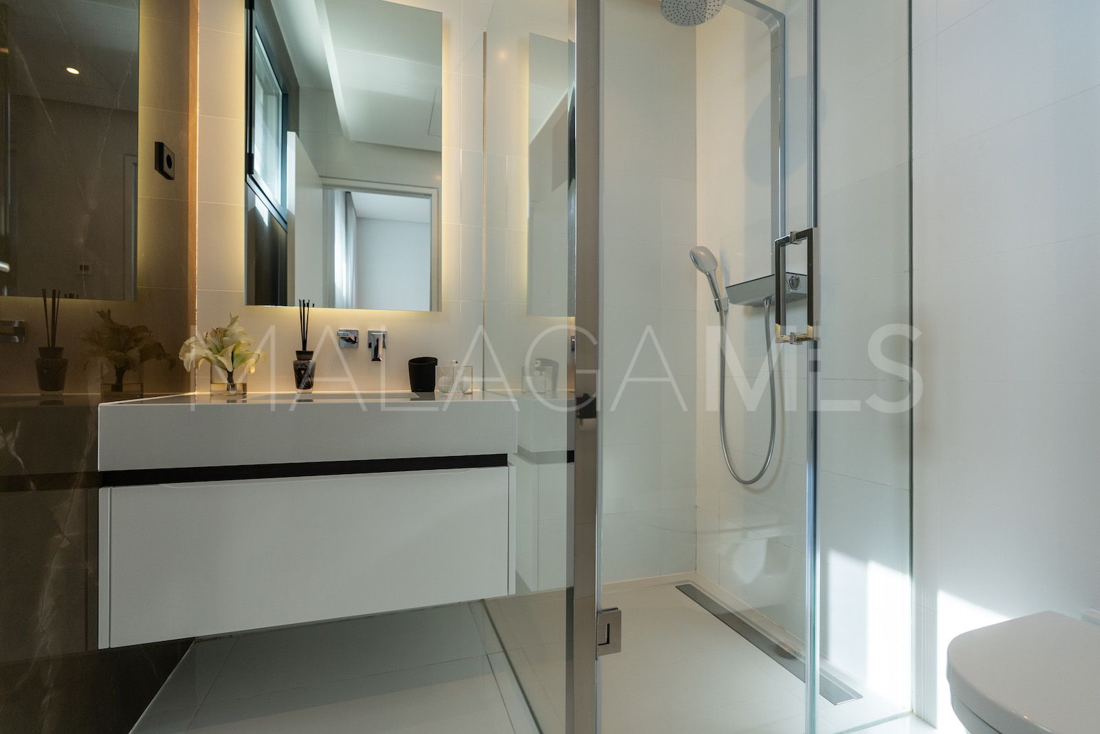Se vende pareado with 5 bedrooms in Montemayor