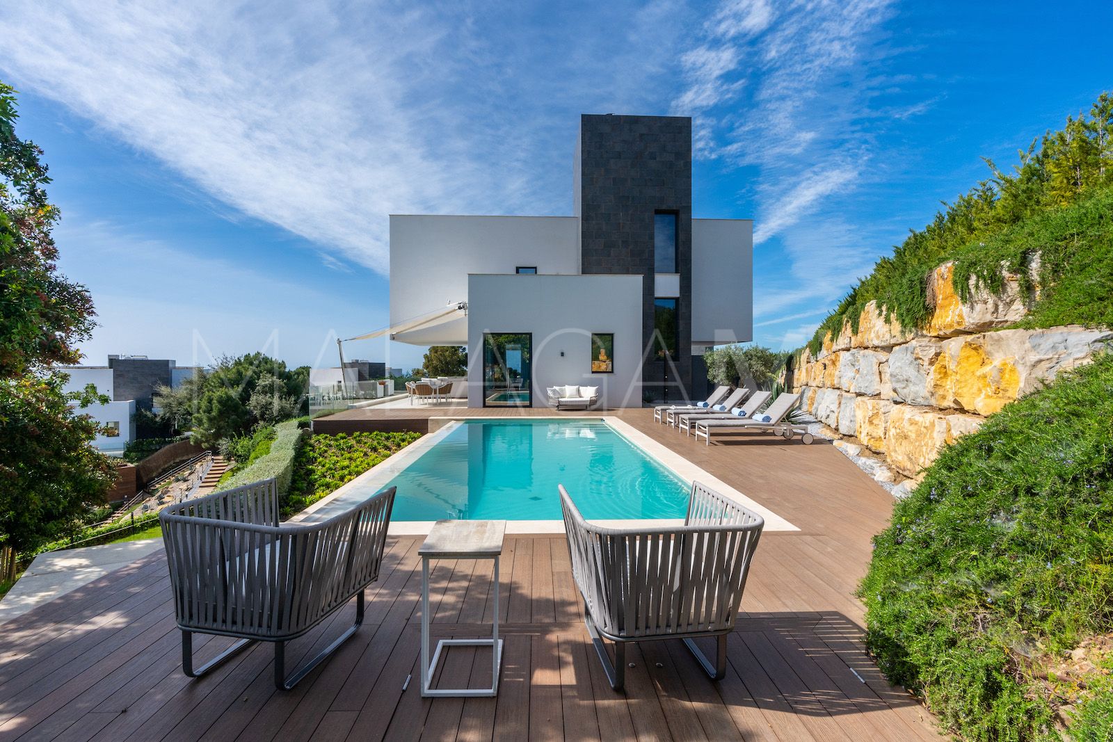 Se vende pareado with 5 bedrooms in Montemayor