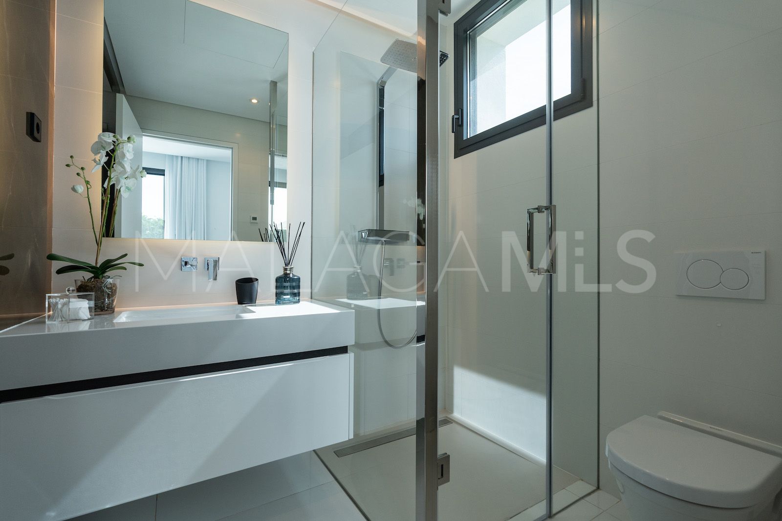 Se vende pareado with 5 bedrooms in Montemayor