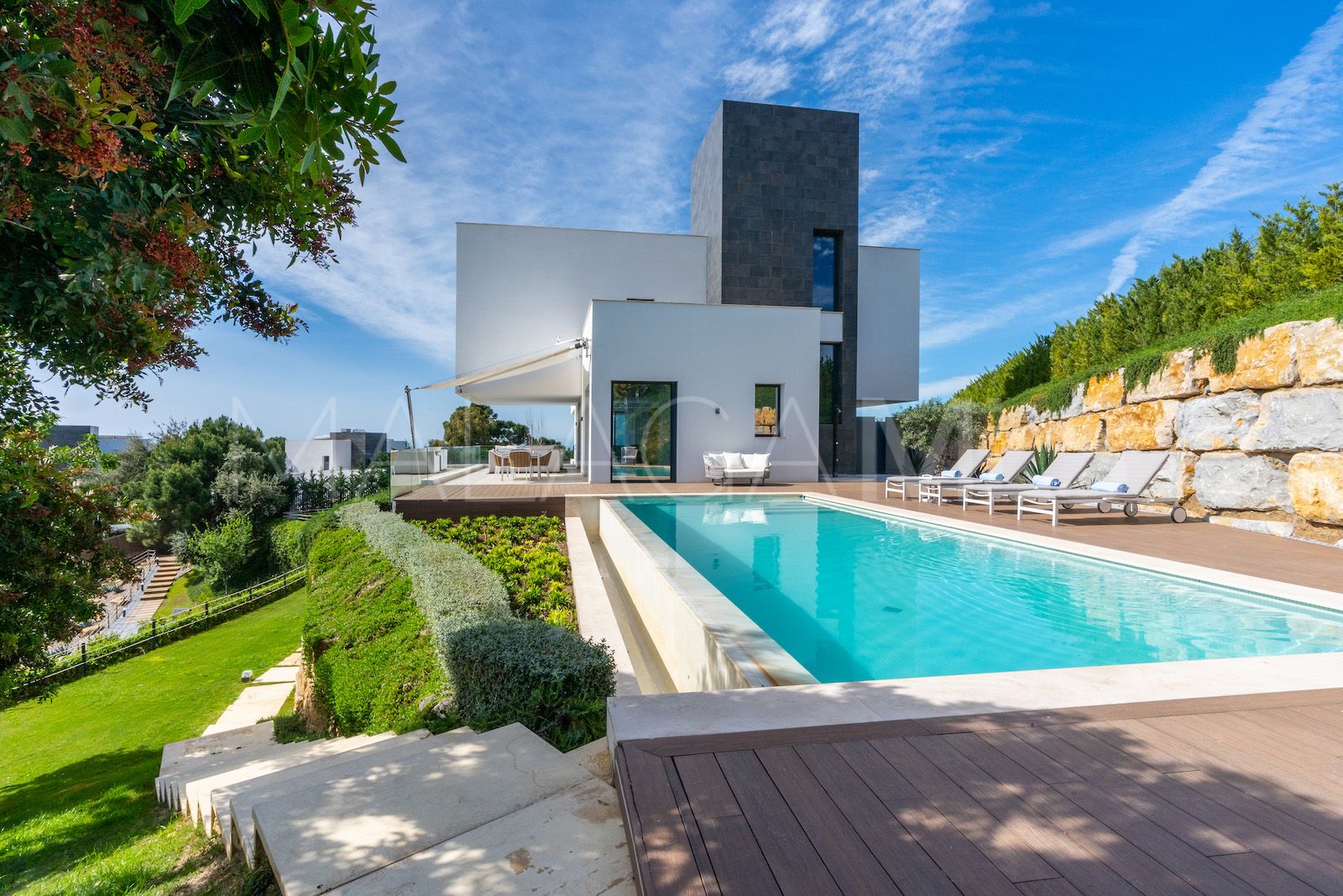 Se vende pareado with 5 bedrooms in Montemayor