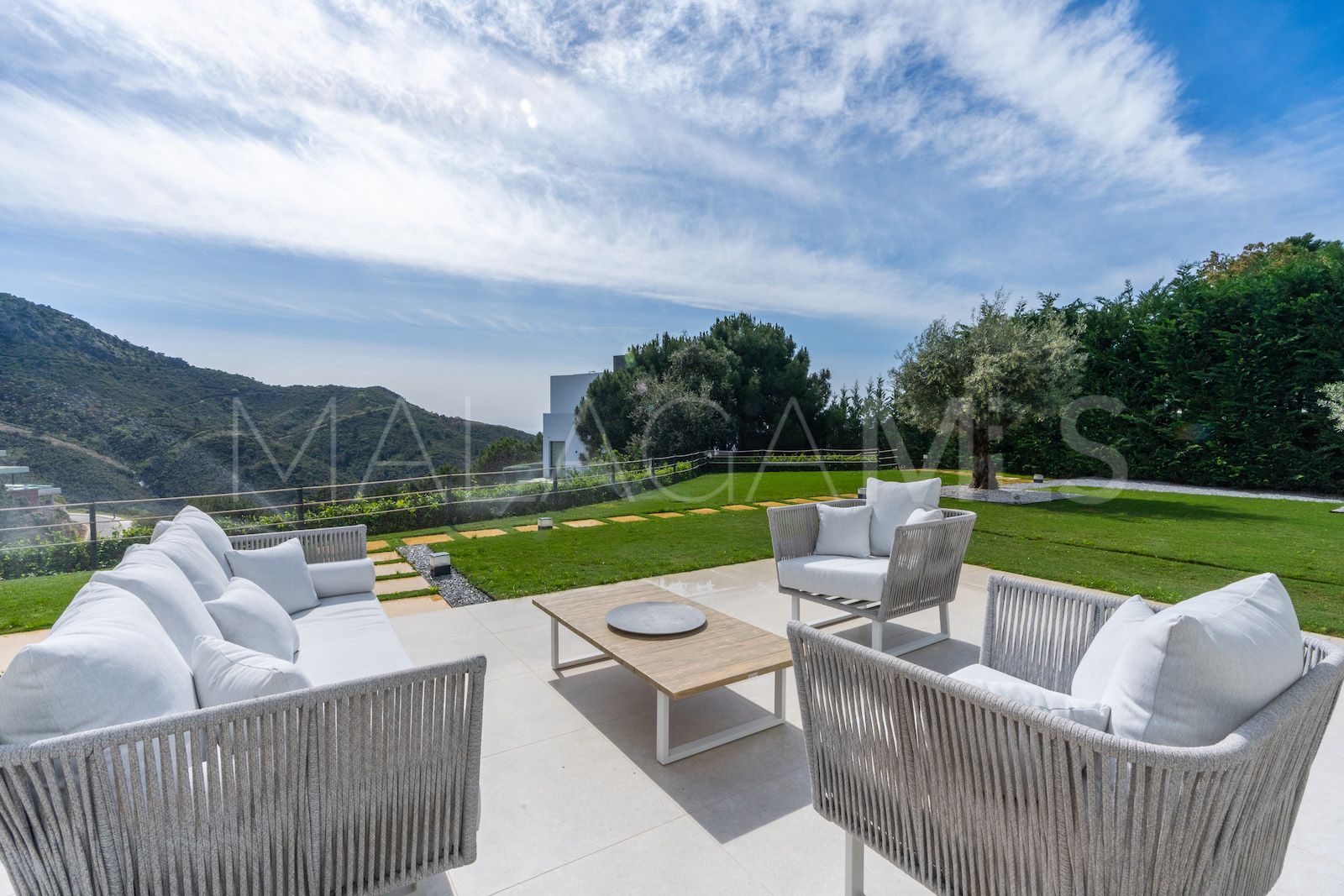 Se vende pareado with 5 bedrooms in Montemayor