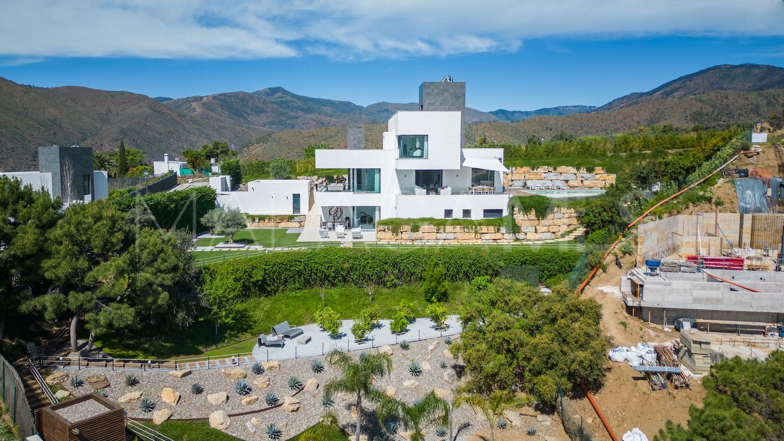 Se vende pareado with 5 bedrooms in Montemayor