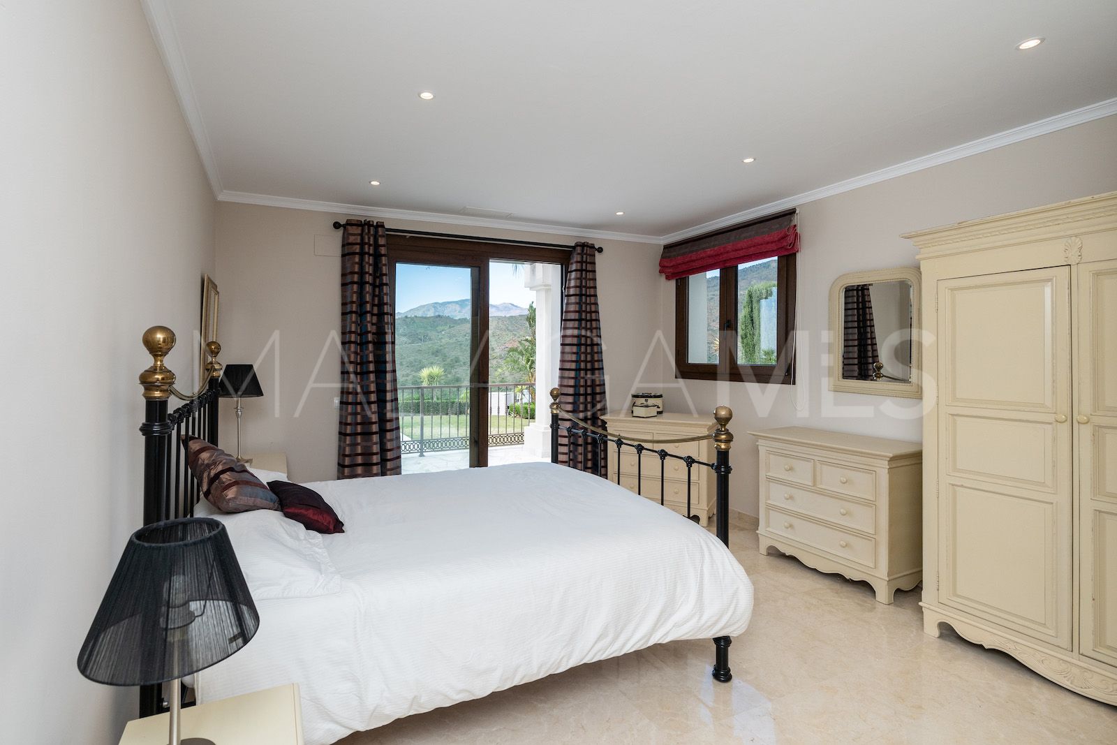 6 bedrooms Montemayor semi detached villa for sale