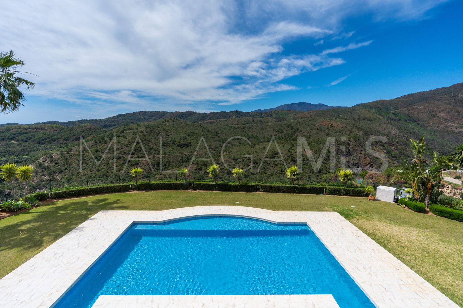 6 bedrooms Montemayor semi detached villa for sale