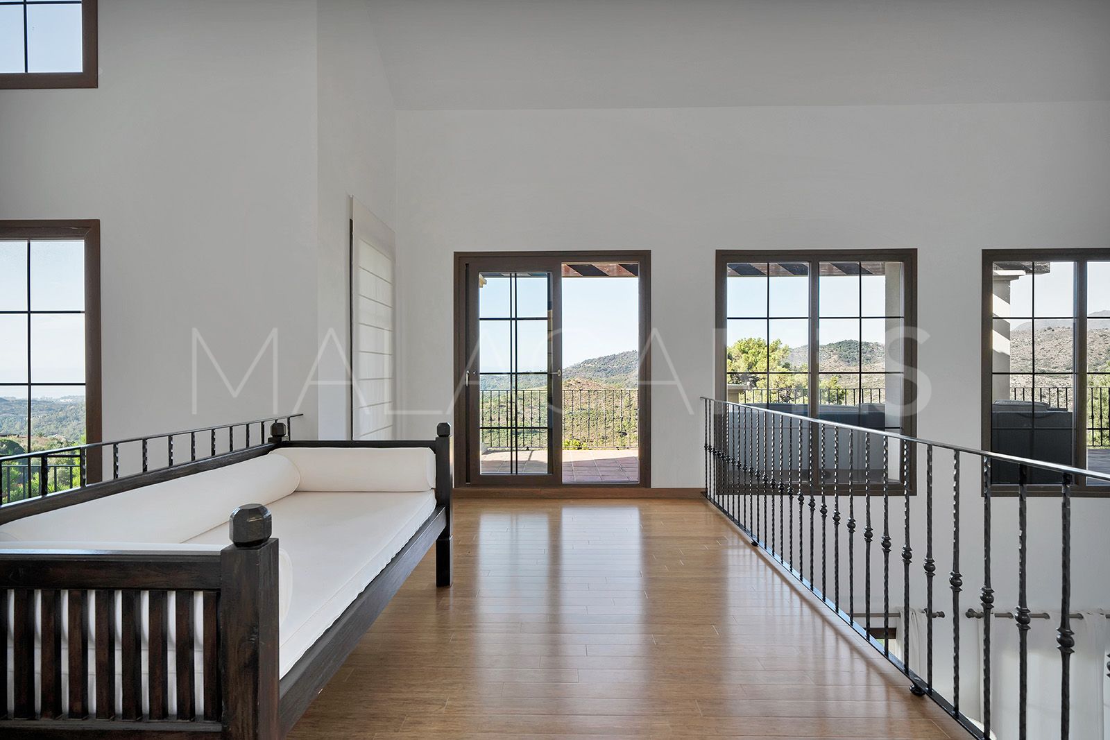Villa for sale in Benahavis Centro