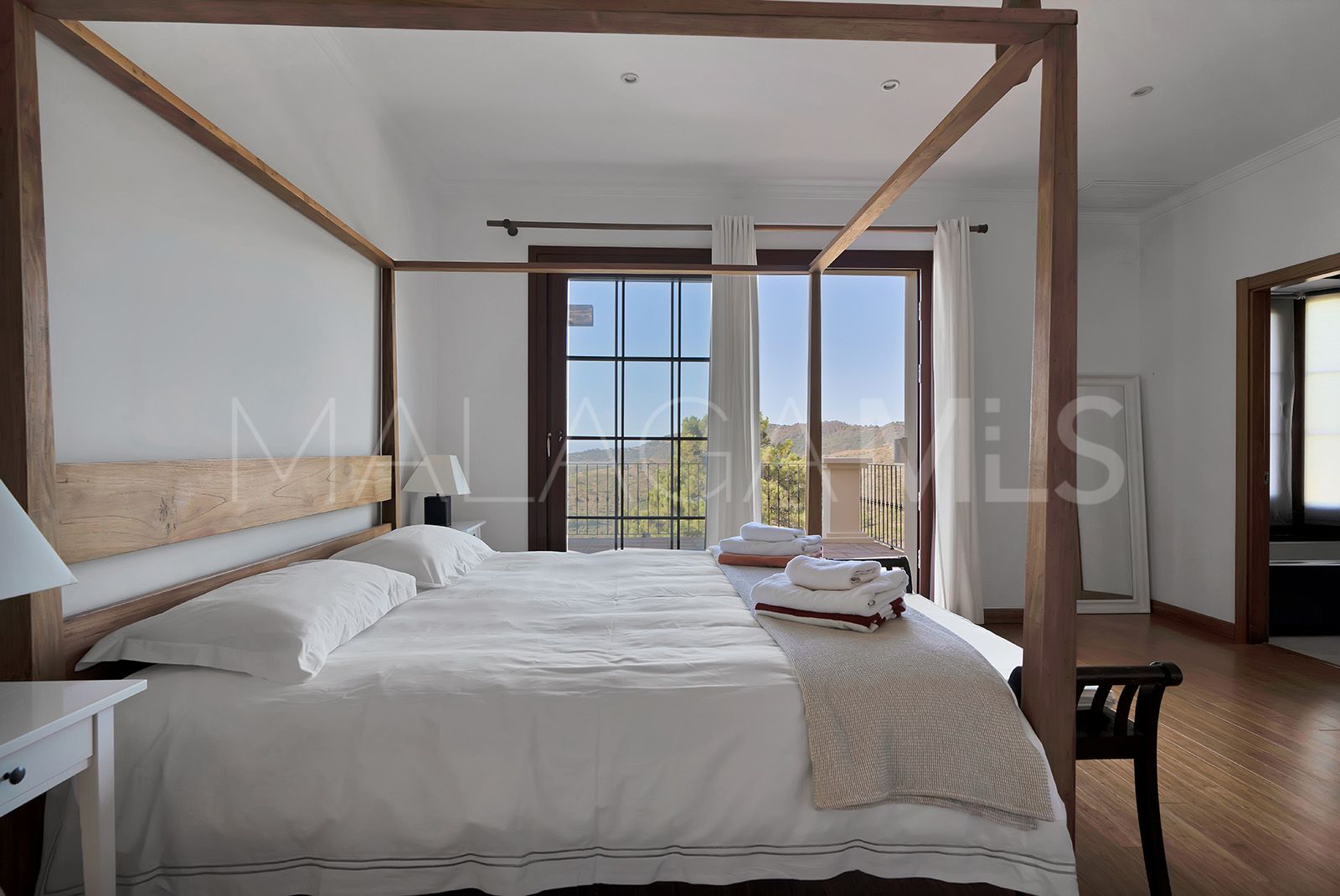 Villa for sale in Benahavis Centro