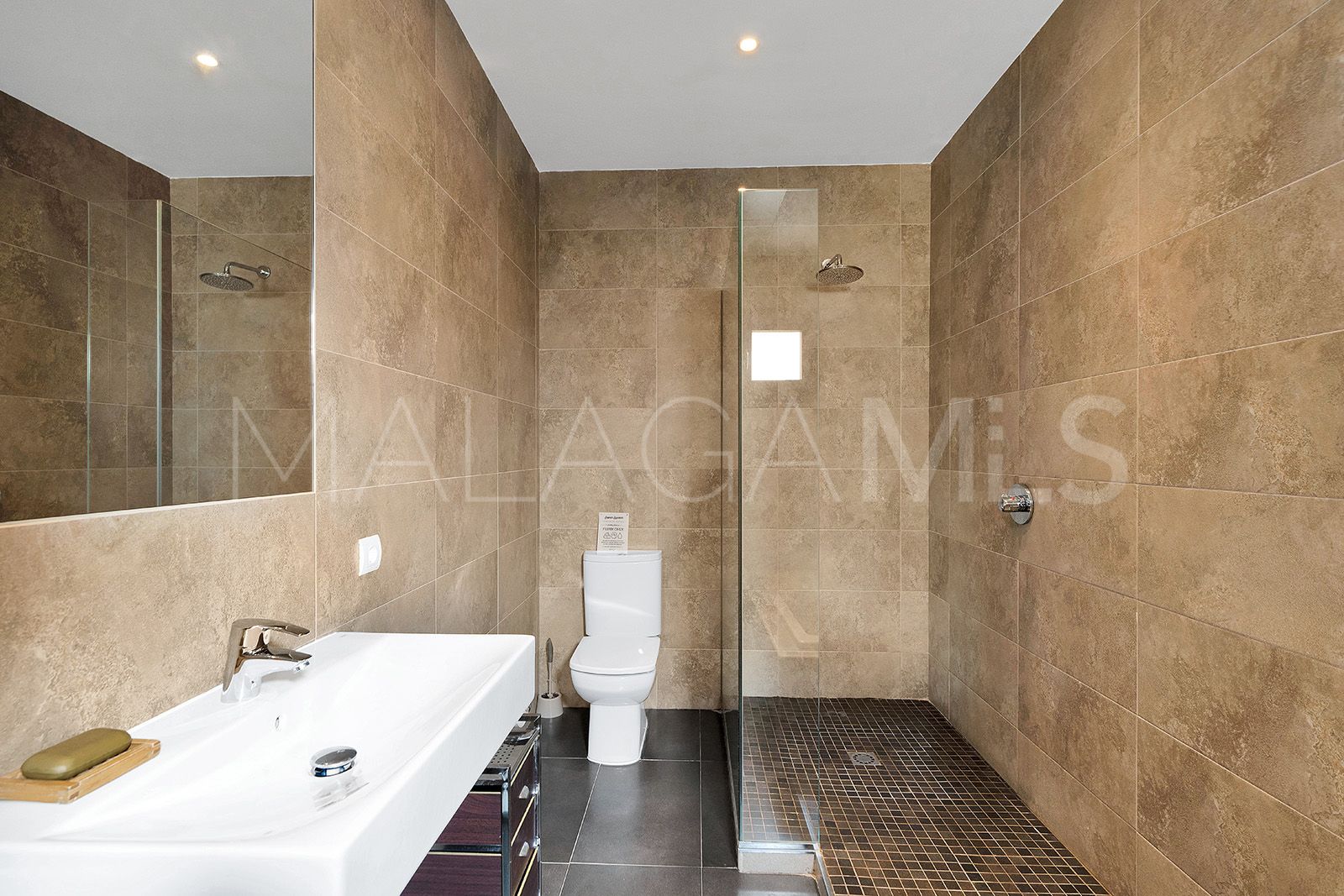 Villa for sale in Benahavis Centro