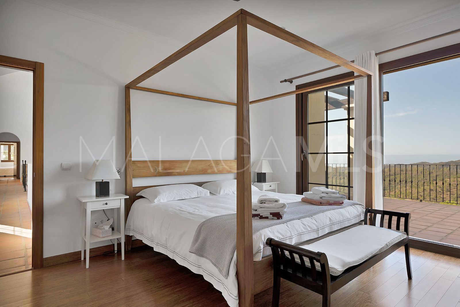 Villa for sale in Benahavis Centro