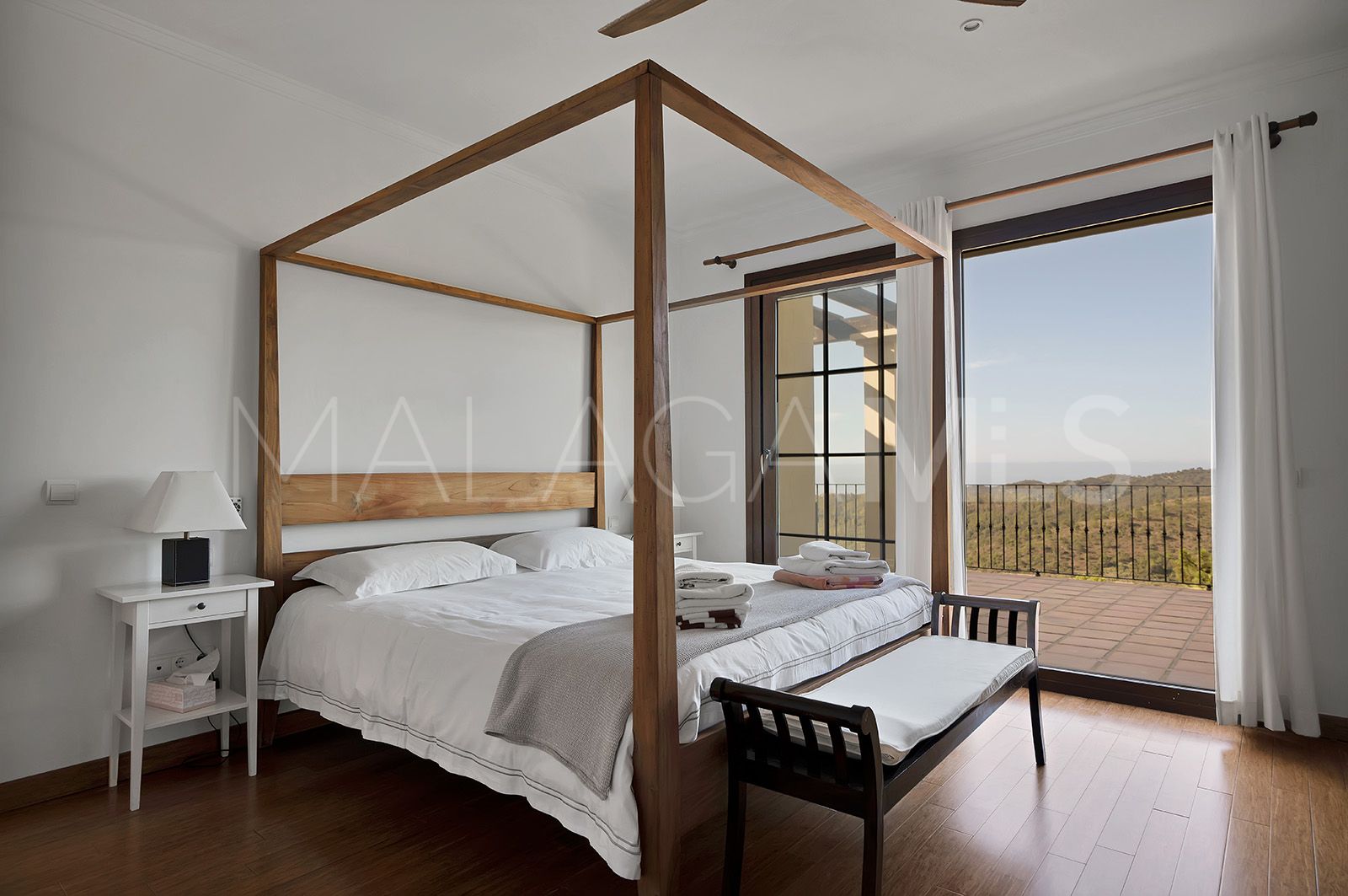 Villa for sale in Benahavis Centro
