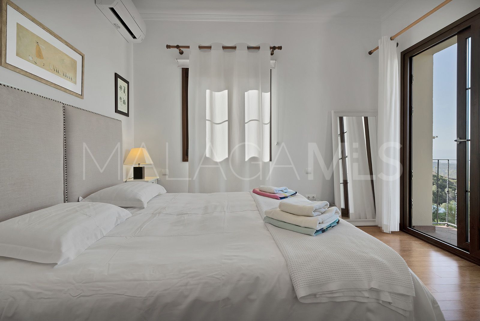 Villa for sale in Benahavis Centro