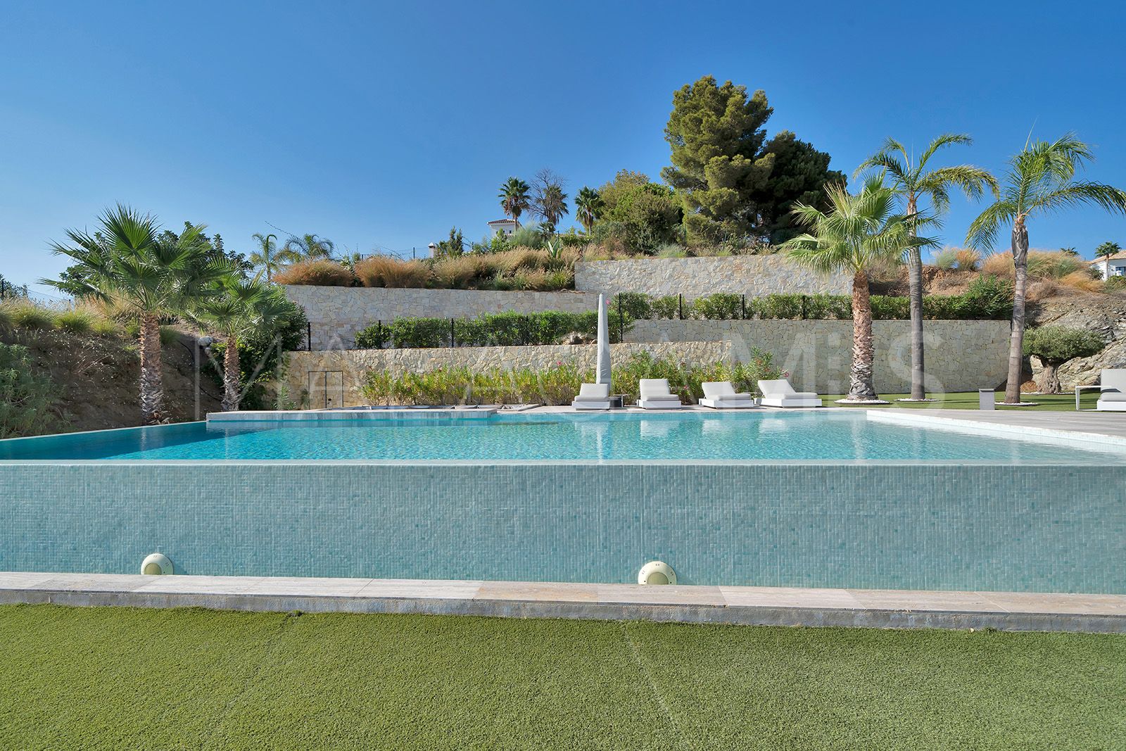 Villa for sale in Montemayor with 7 bedrooms