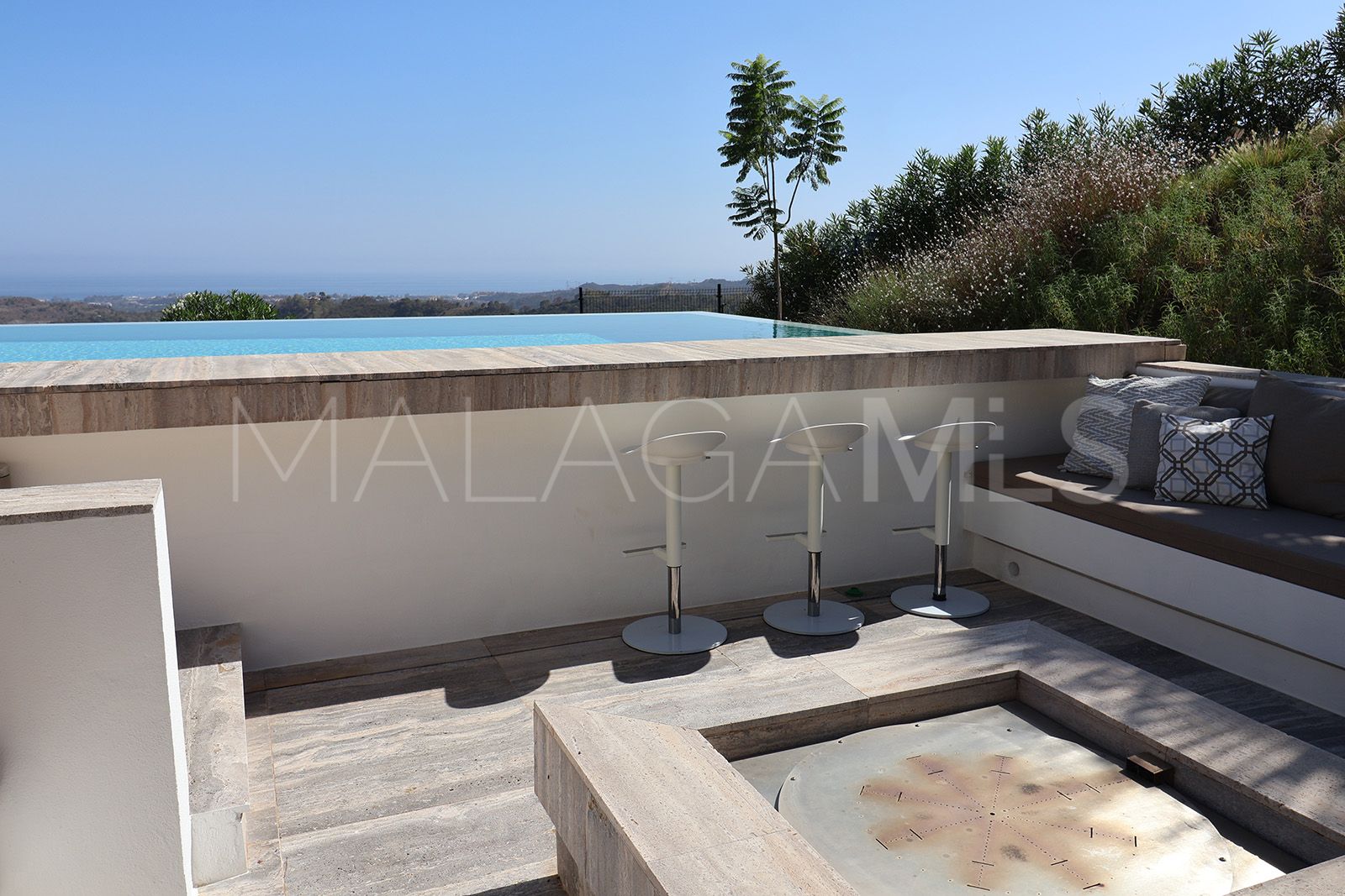 Villa for sale in Montemayor with 7 bedrooms