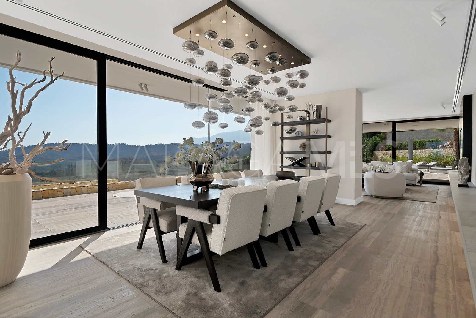 Villa for sale in Montemayor with 7 bedrooms