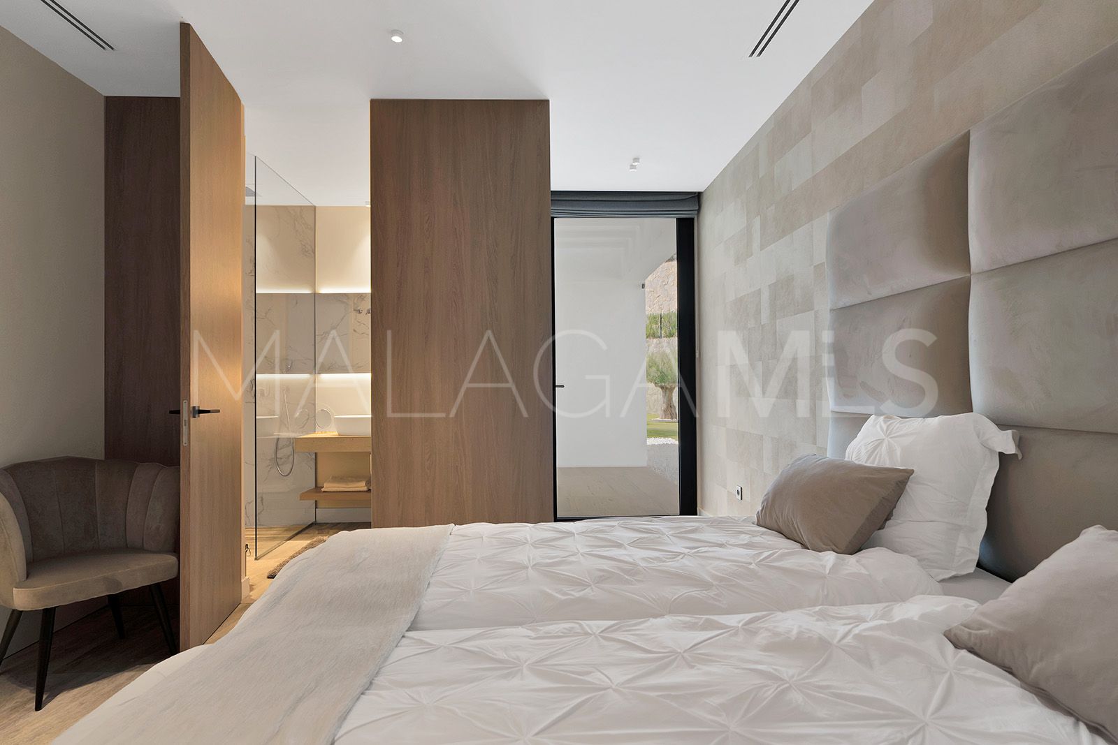 Villa for sale in Montemayor with 7 bedrooms