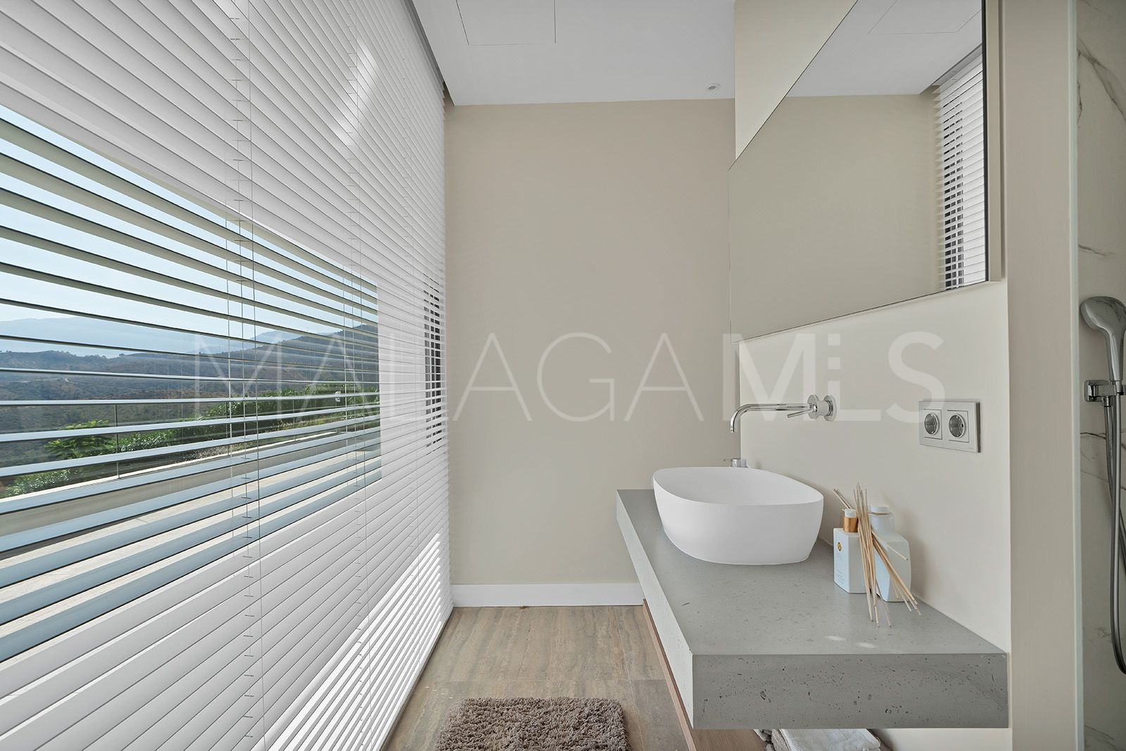 Villa for sale in Montemayor with 7 bedrooms