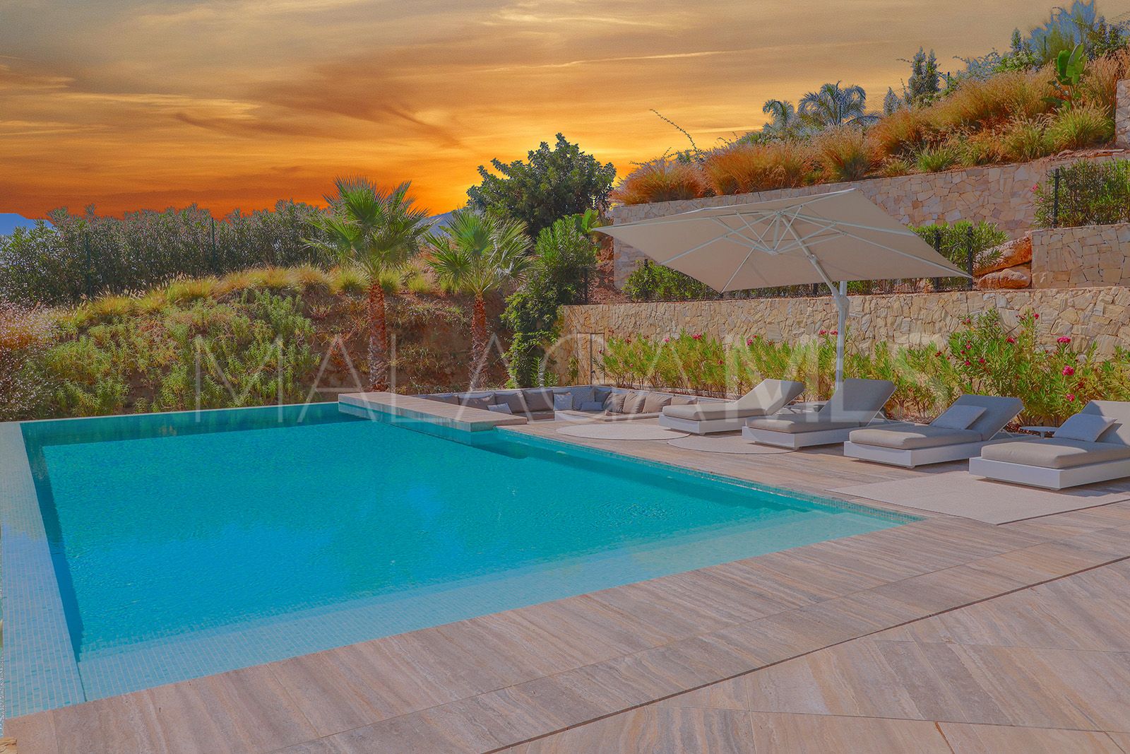 Villa for sale in Montemayor with 7 bedrooms